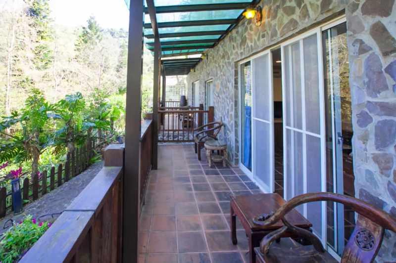 Family Room with Mountain View photo 3