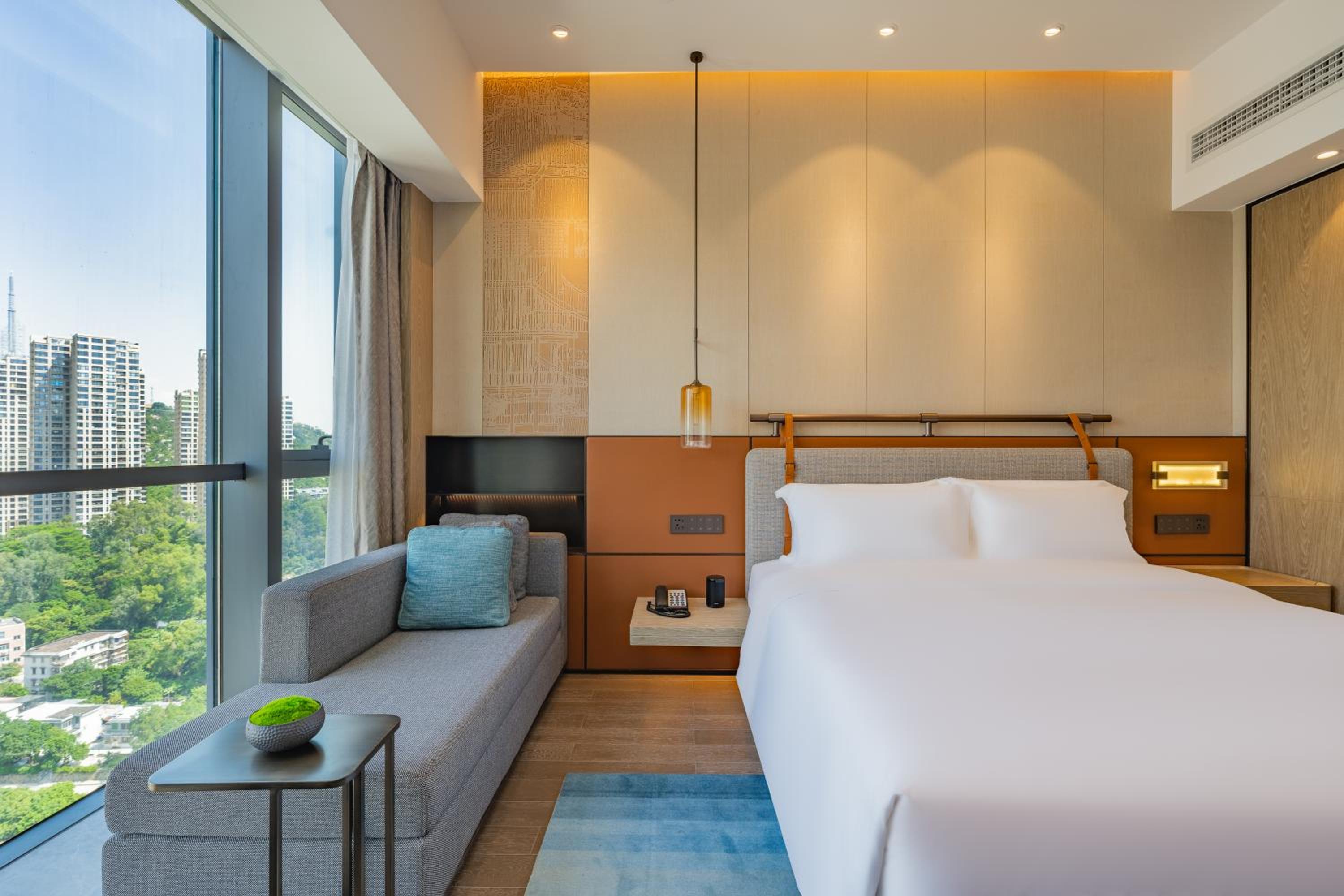 Premium King Room with City View - Photo 2