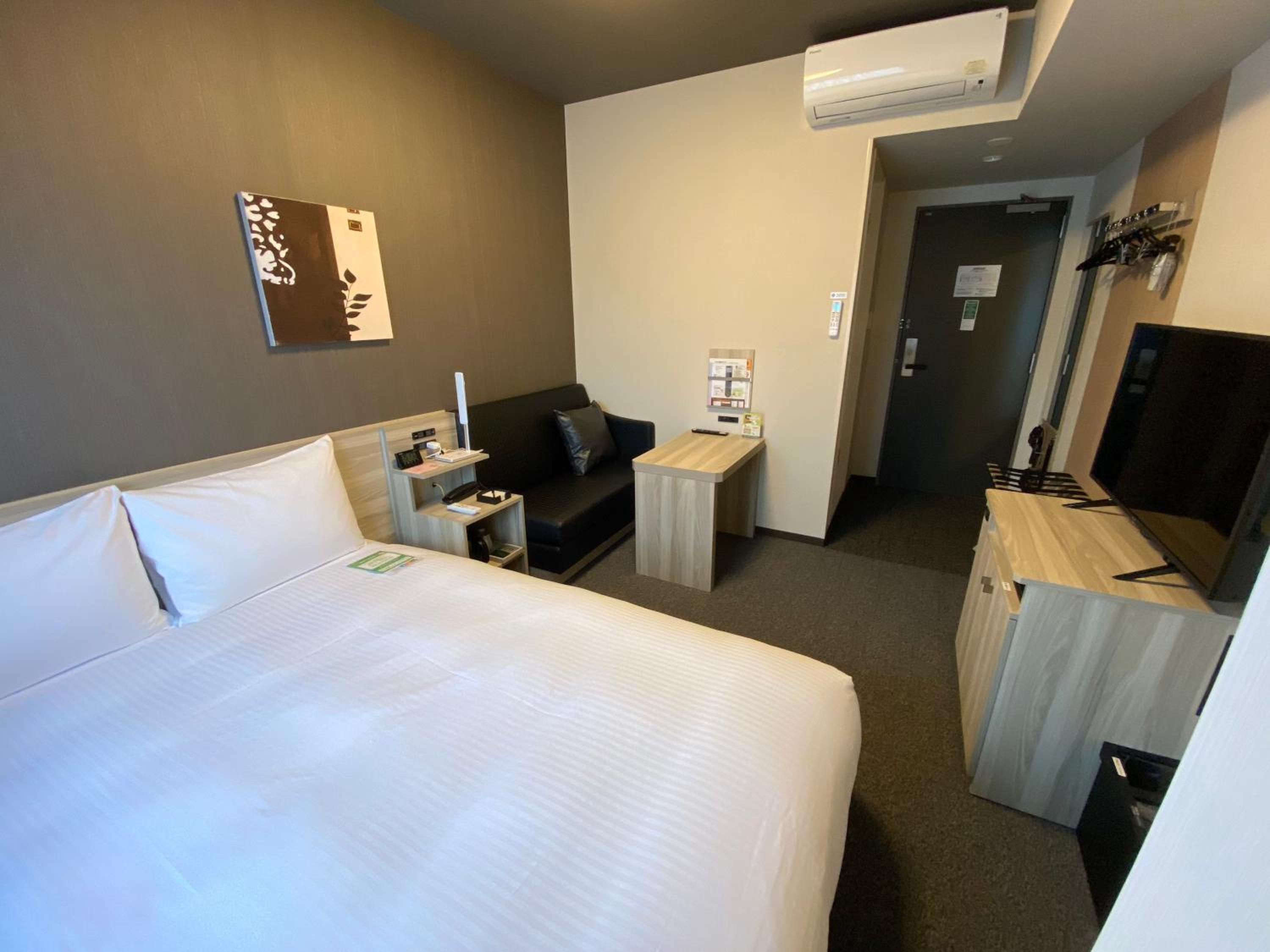 Double Room with Small Double Bed - Non-Smoking - Photo 1