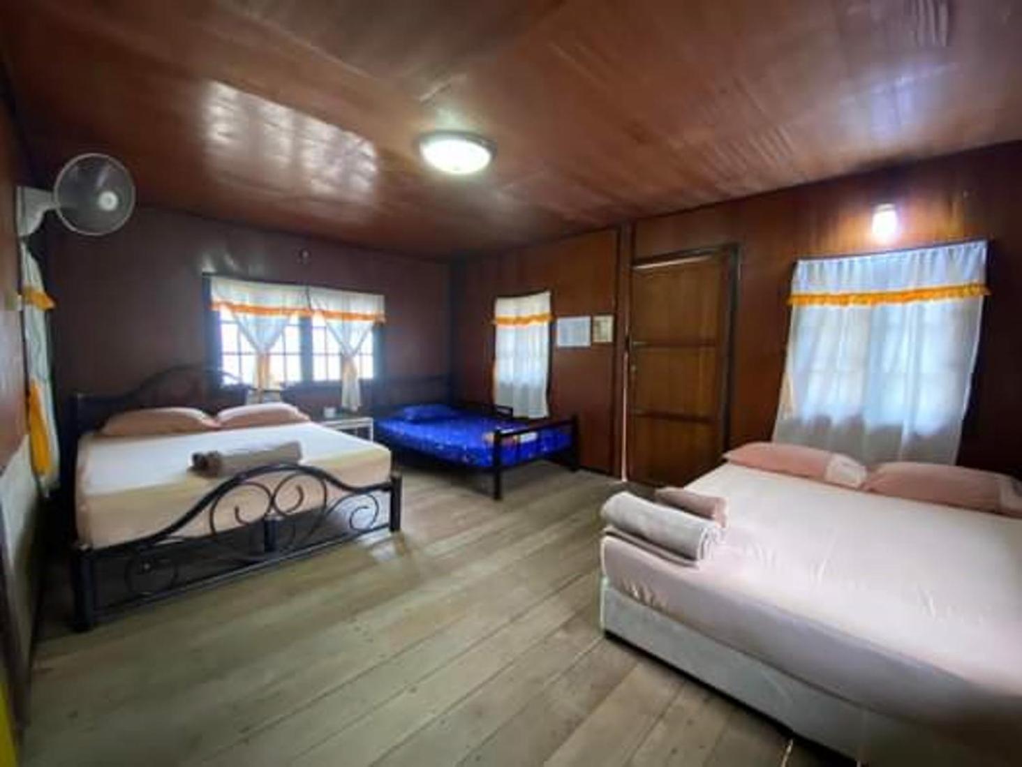 Bungalow with Sea View - Photo 1