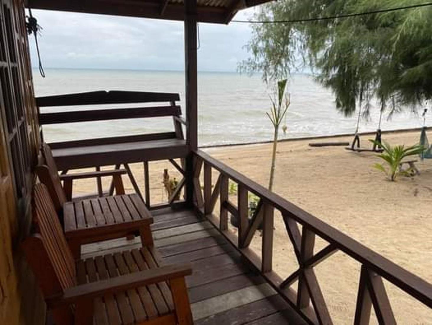 Bungalow with Sea View - Photo 7