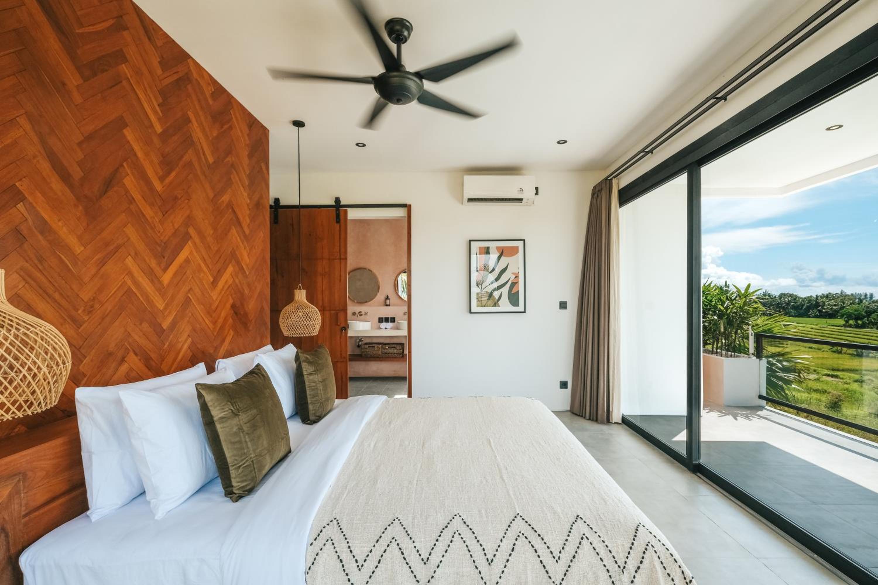 Three-Bedroom Villa - Photo 13