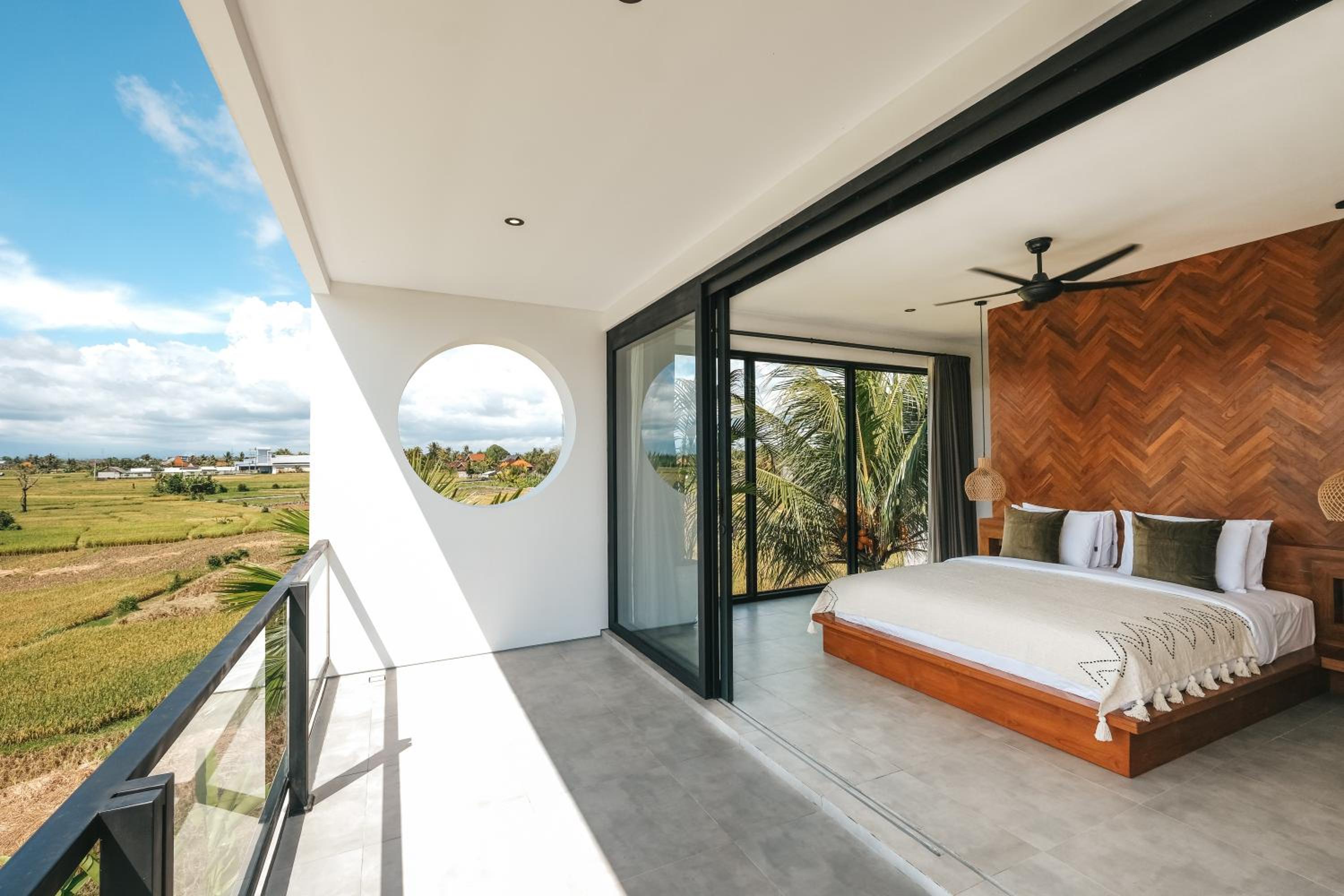 Three-Bedroom Villa - Photo 5