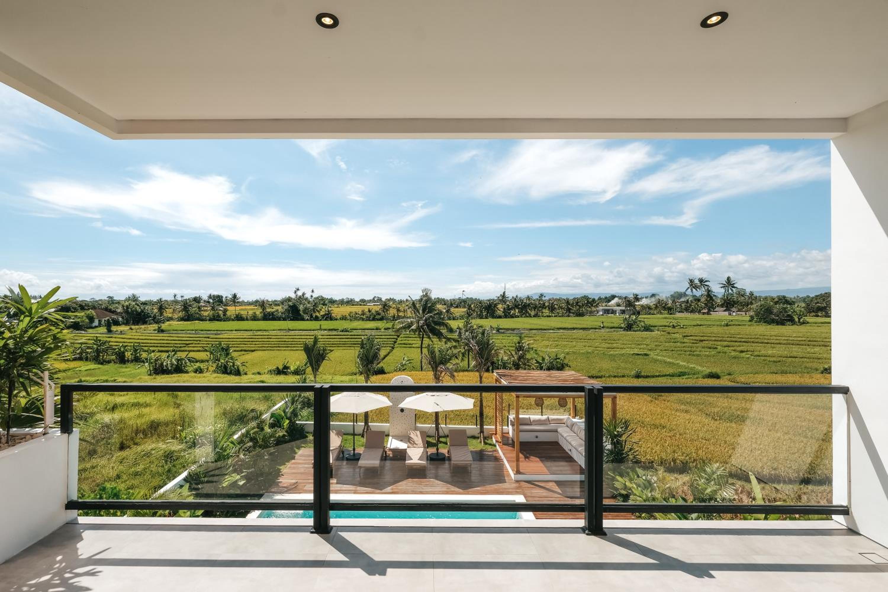 Three-Bedroom Villa - Photo 7