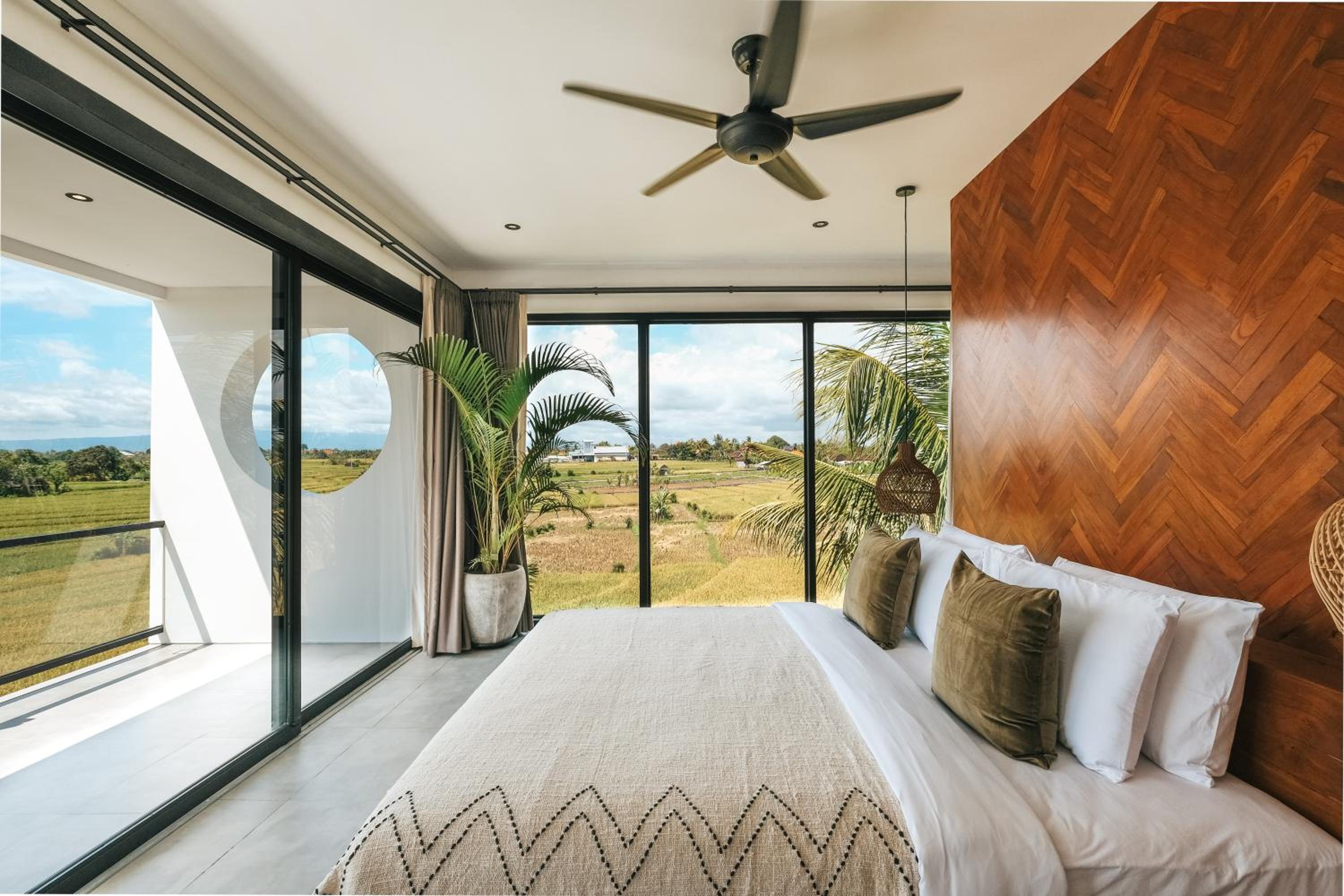 Three-Bedroom Villa - Photo 1