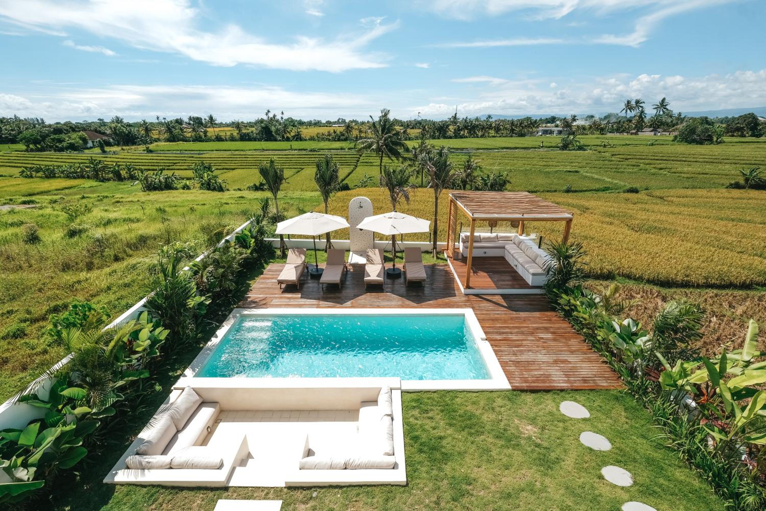 Three-Bedroom Villa - Photo 6