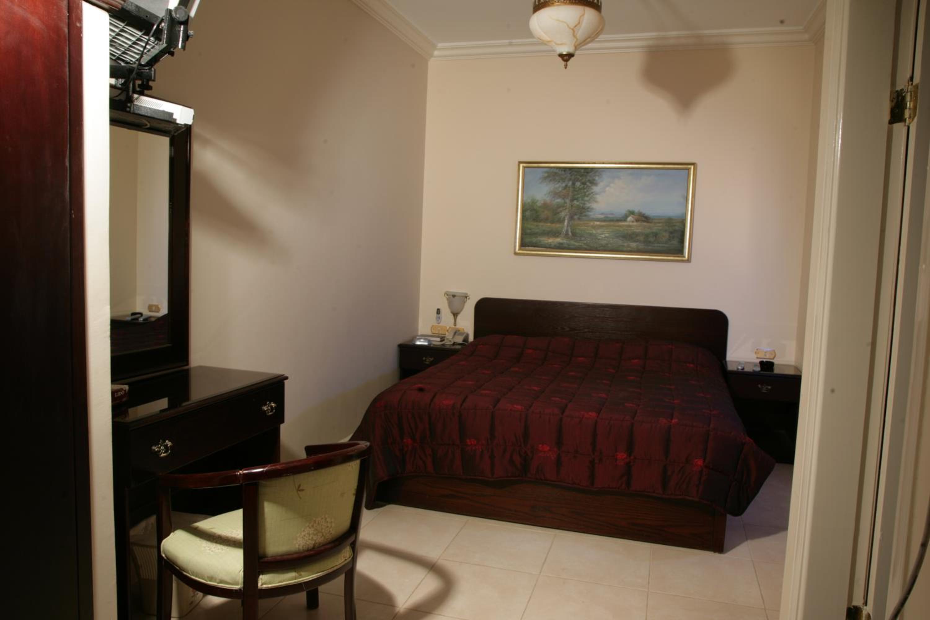 Double Room - Photo 6