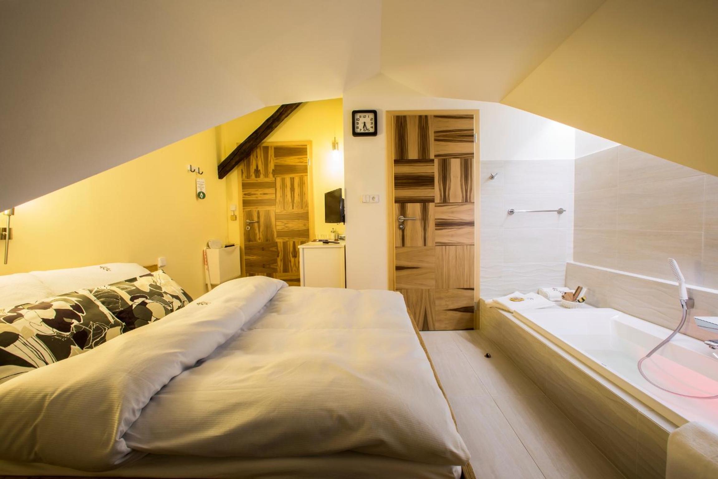 King Room with Bath