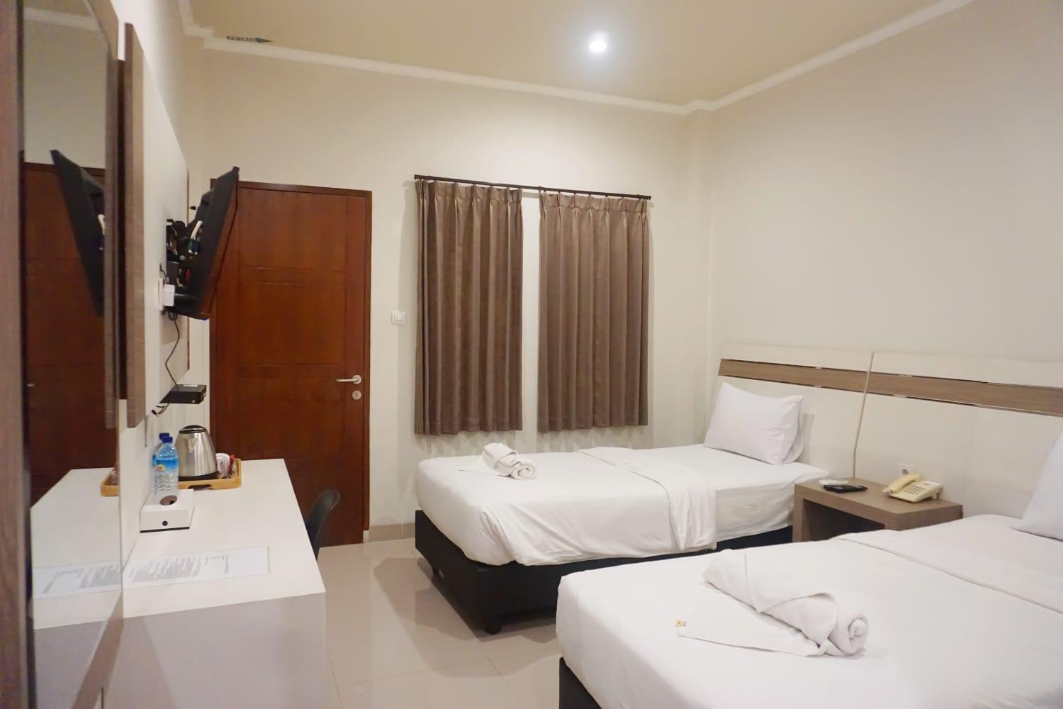 Deluxe Twin Room - Photo 2