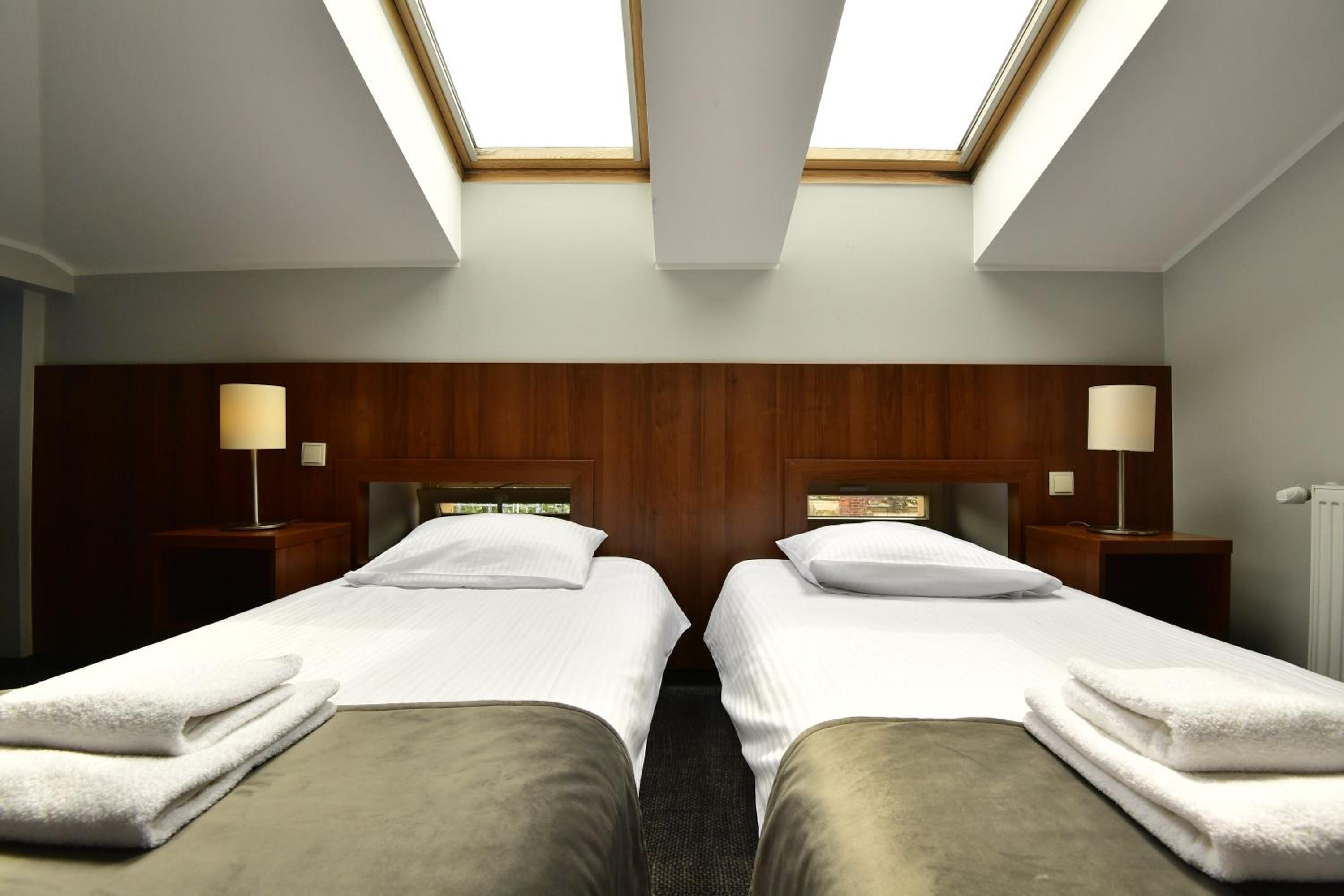 Budget Twin Room - Photo 3