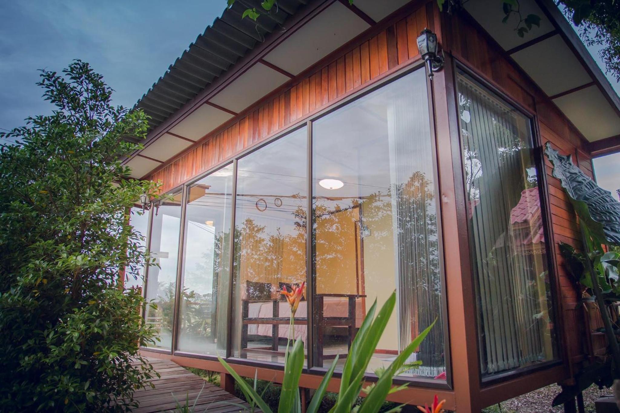 Studio with Lake View - Photo 3