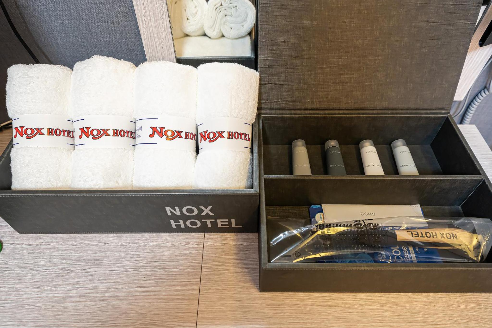 Deluxe Double Room With Bath photo 2