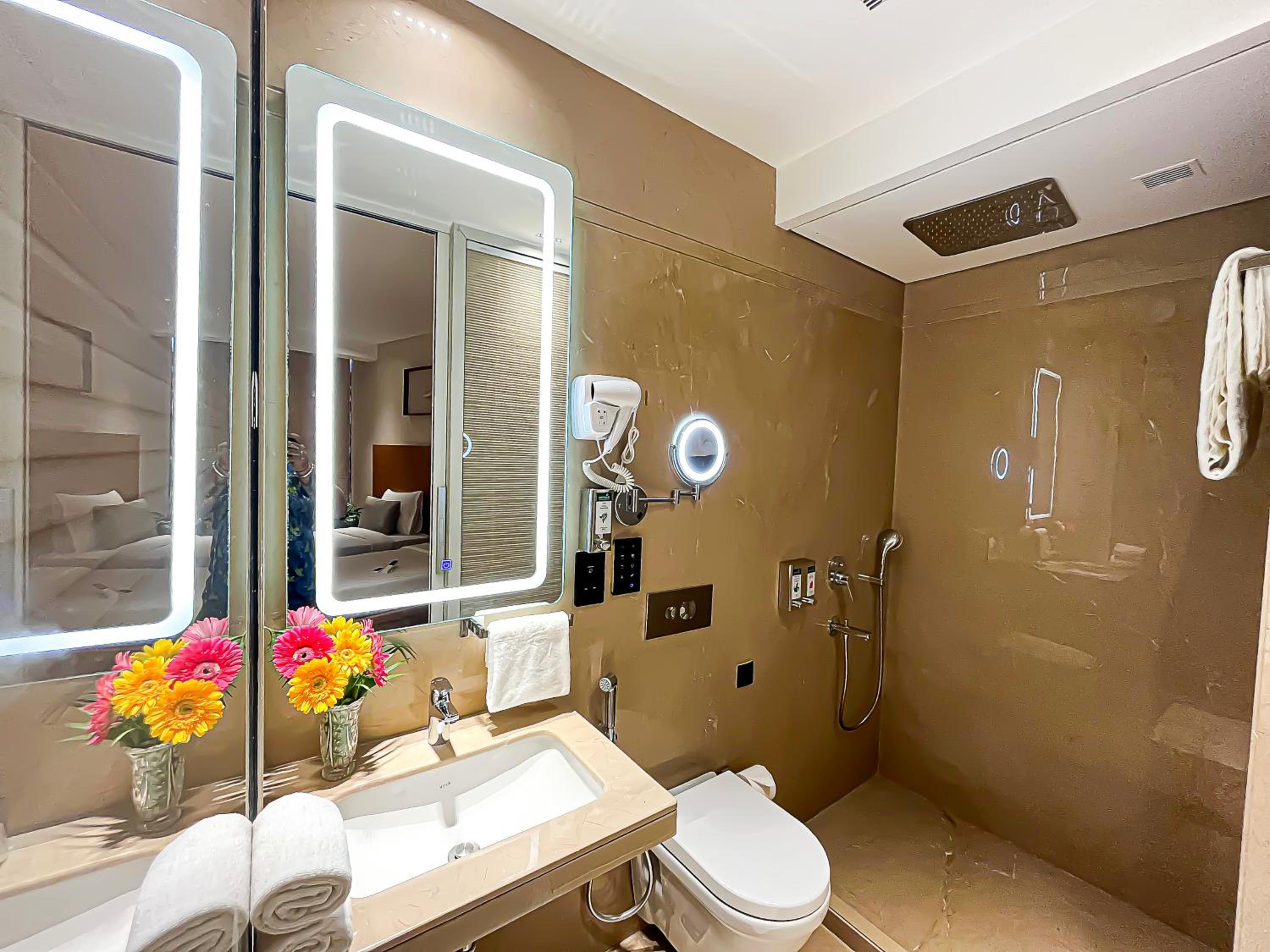 Superior Queen Room - Photo 8