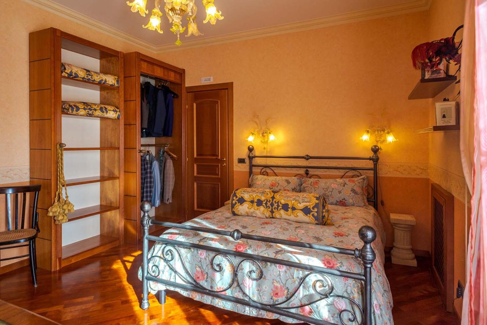 Queen Room with Pool View photo 1