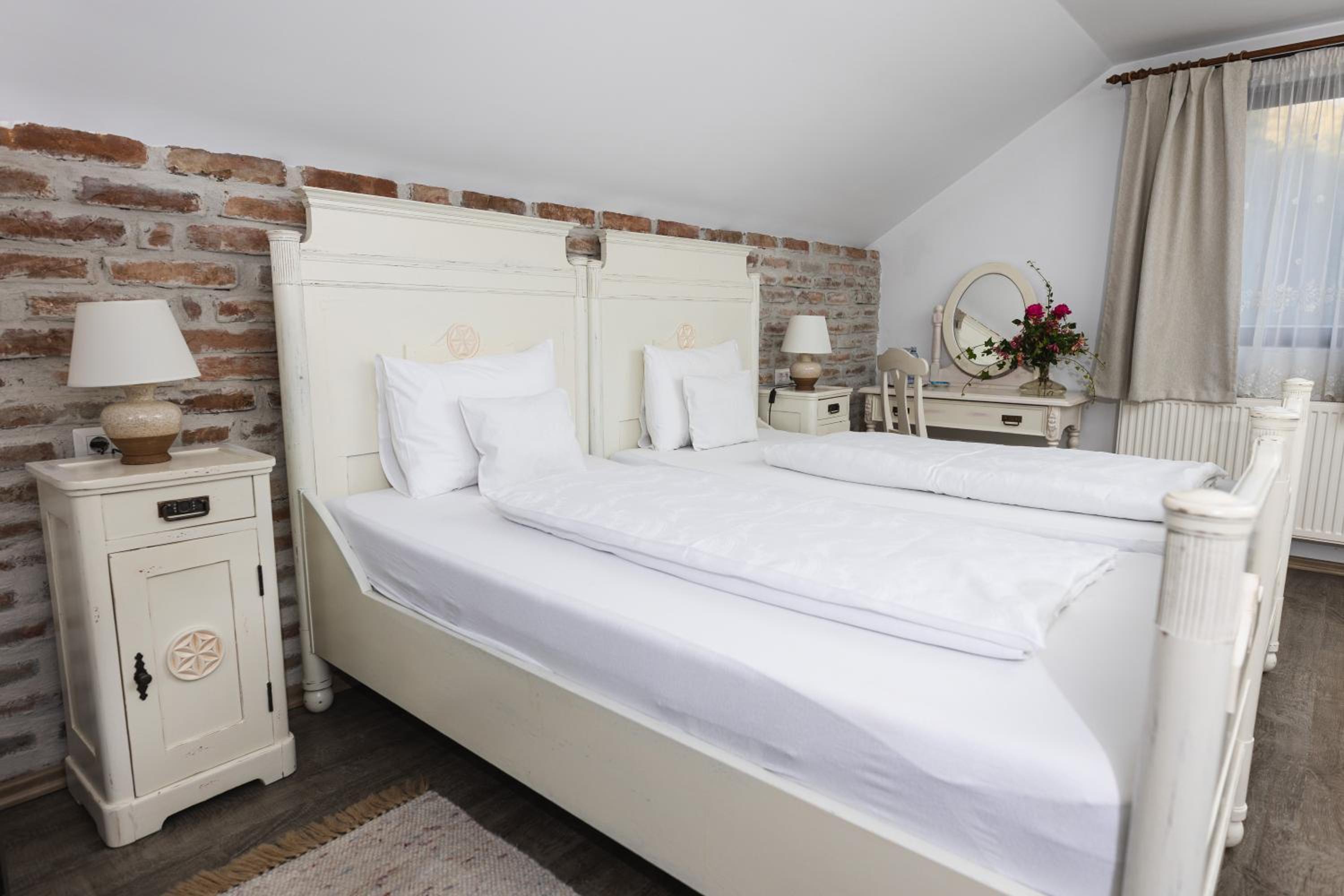 Double Room - Photo 1