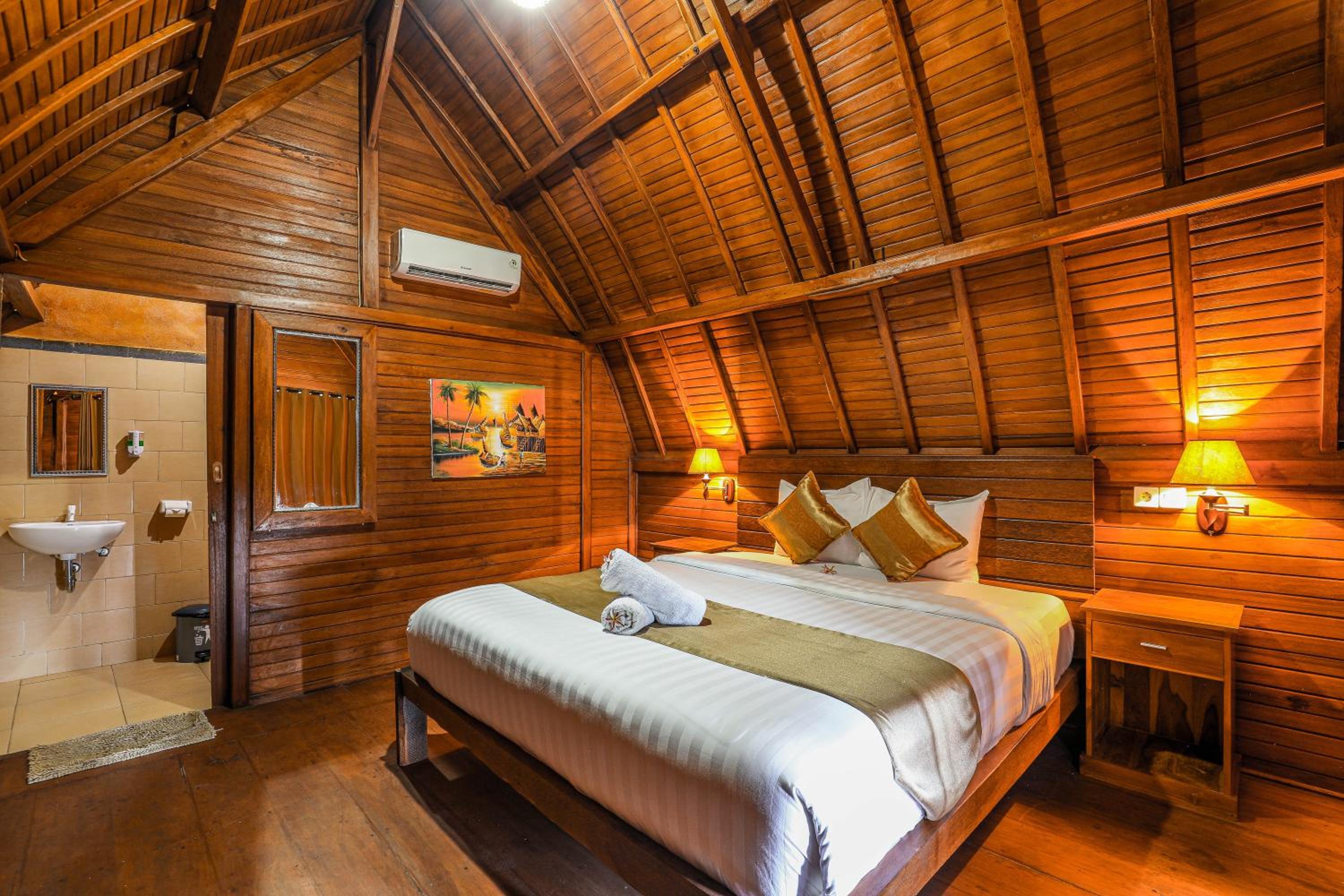 Deluxe Double Room - Photo 11