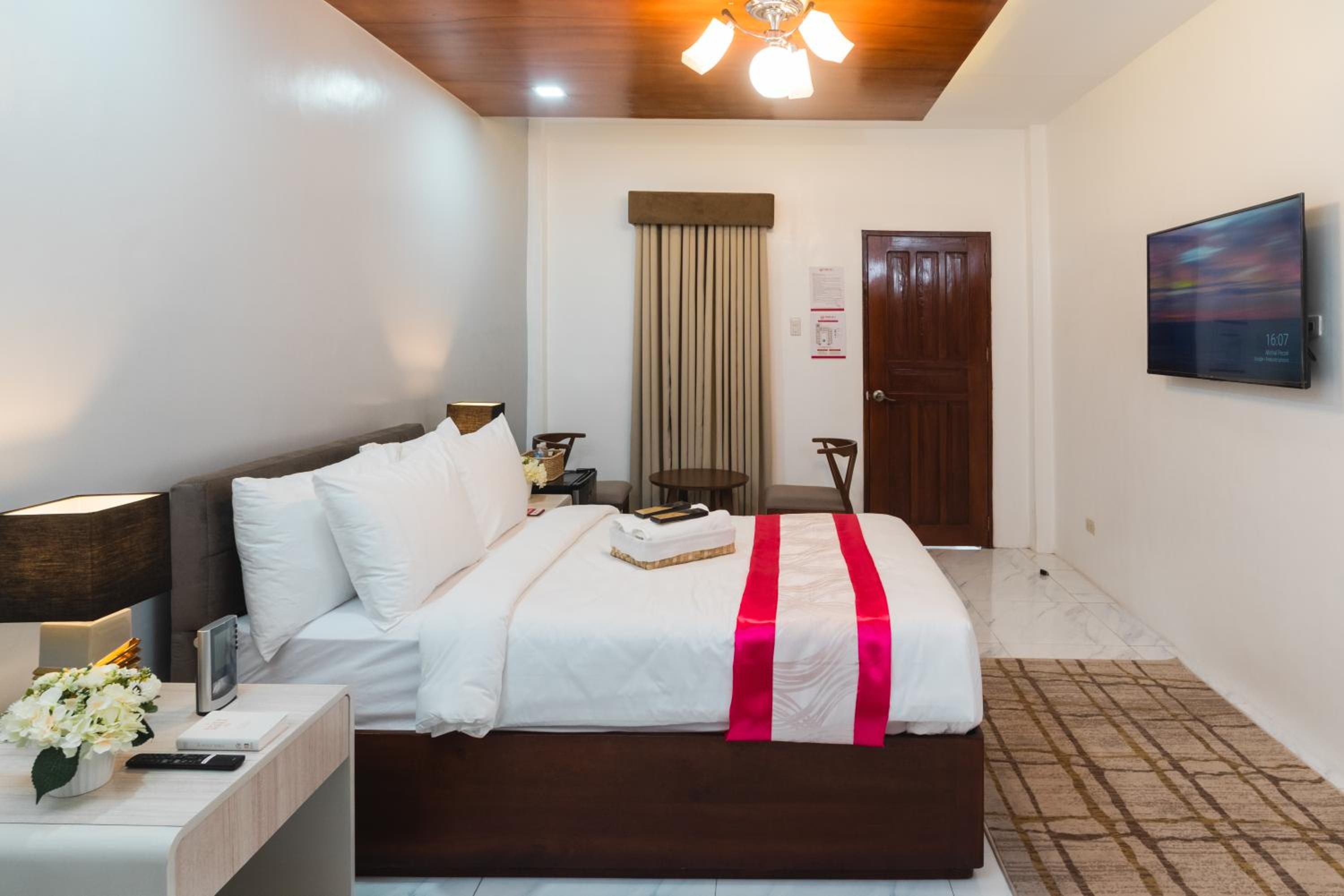 Deluxe Queen Room photo 2