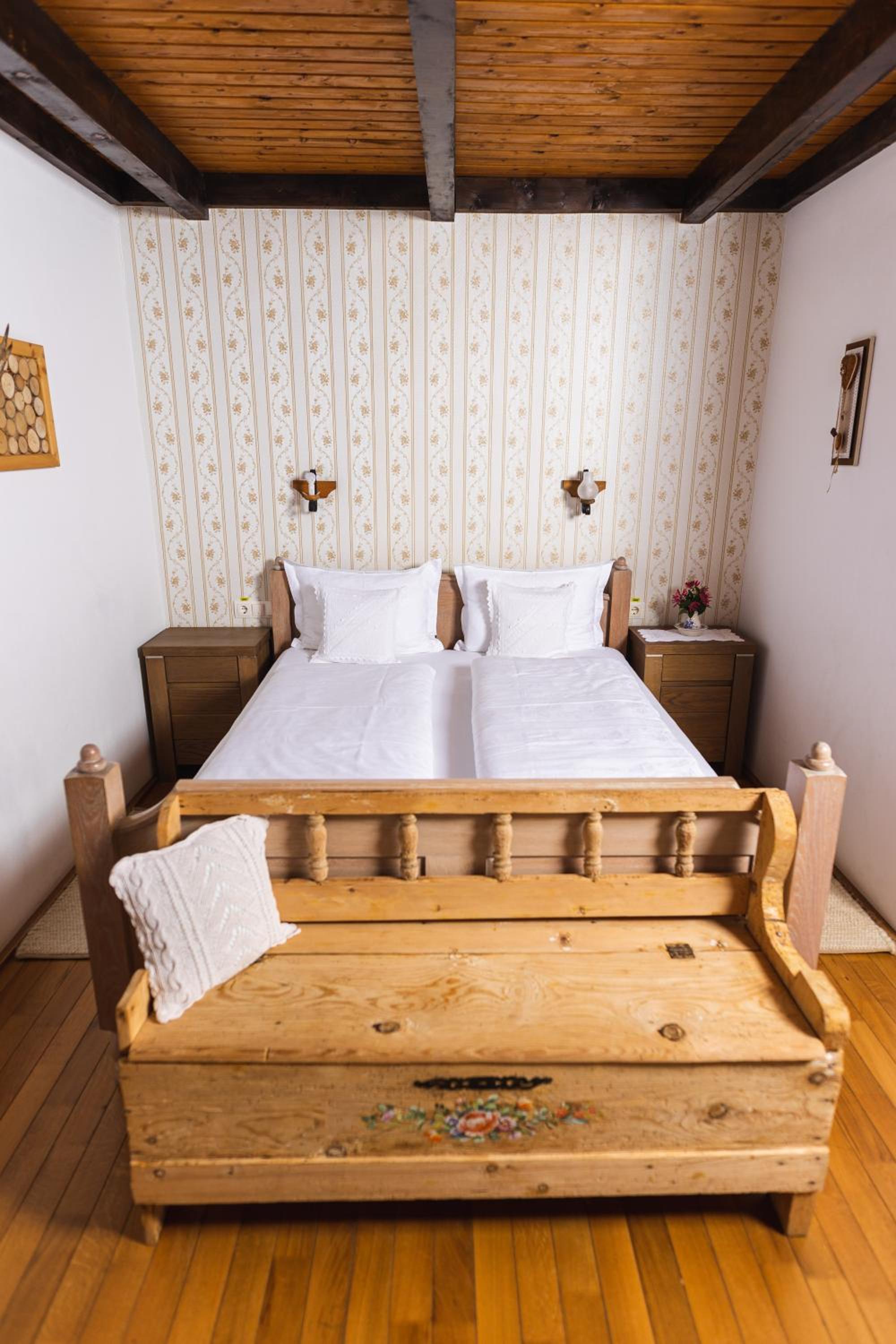 Double Room - Photo 11