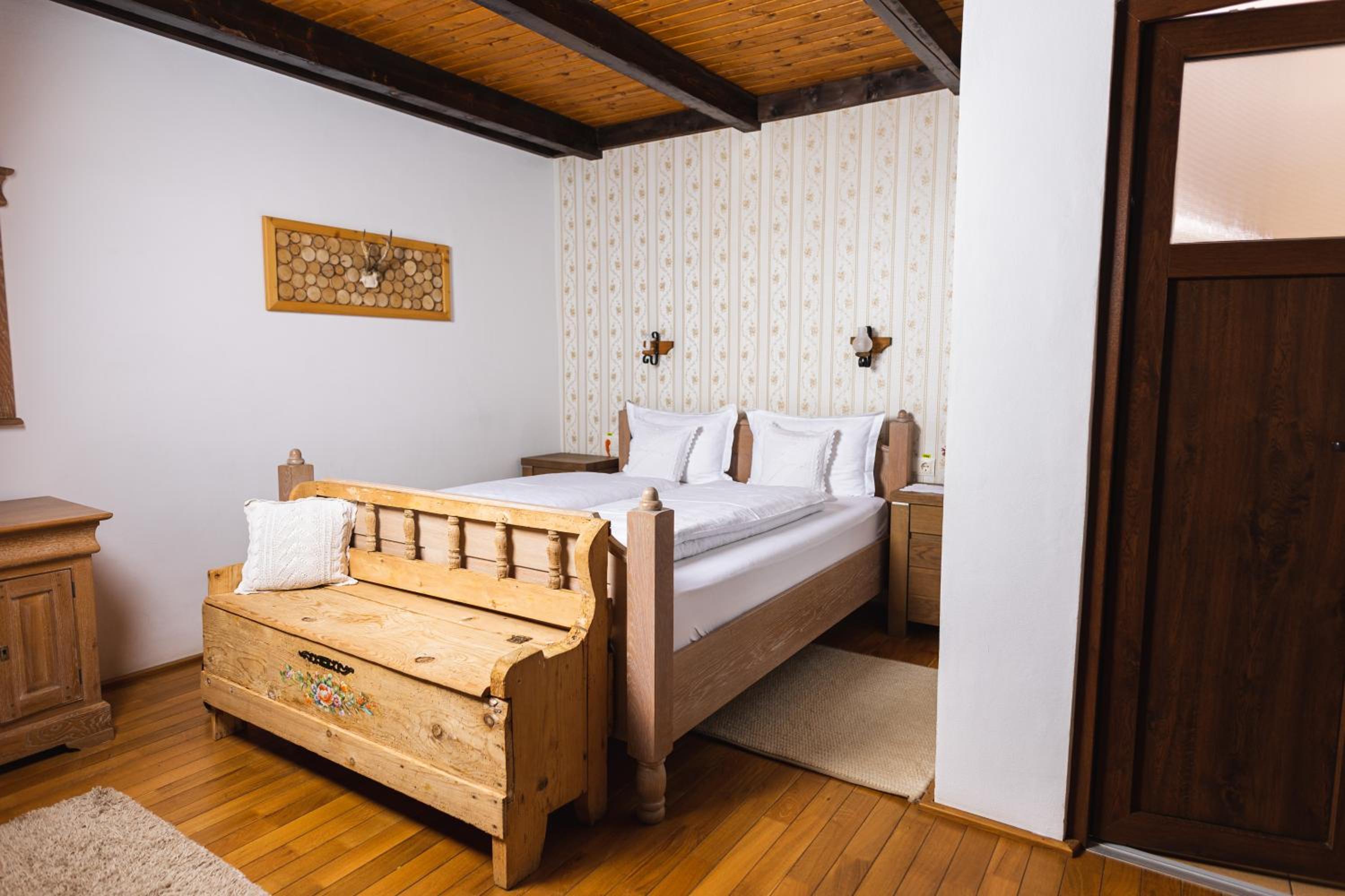 Double Room - Photo 12