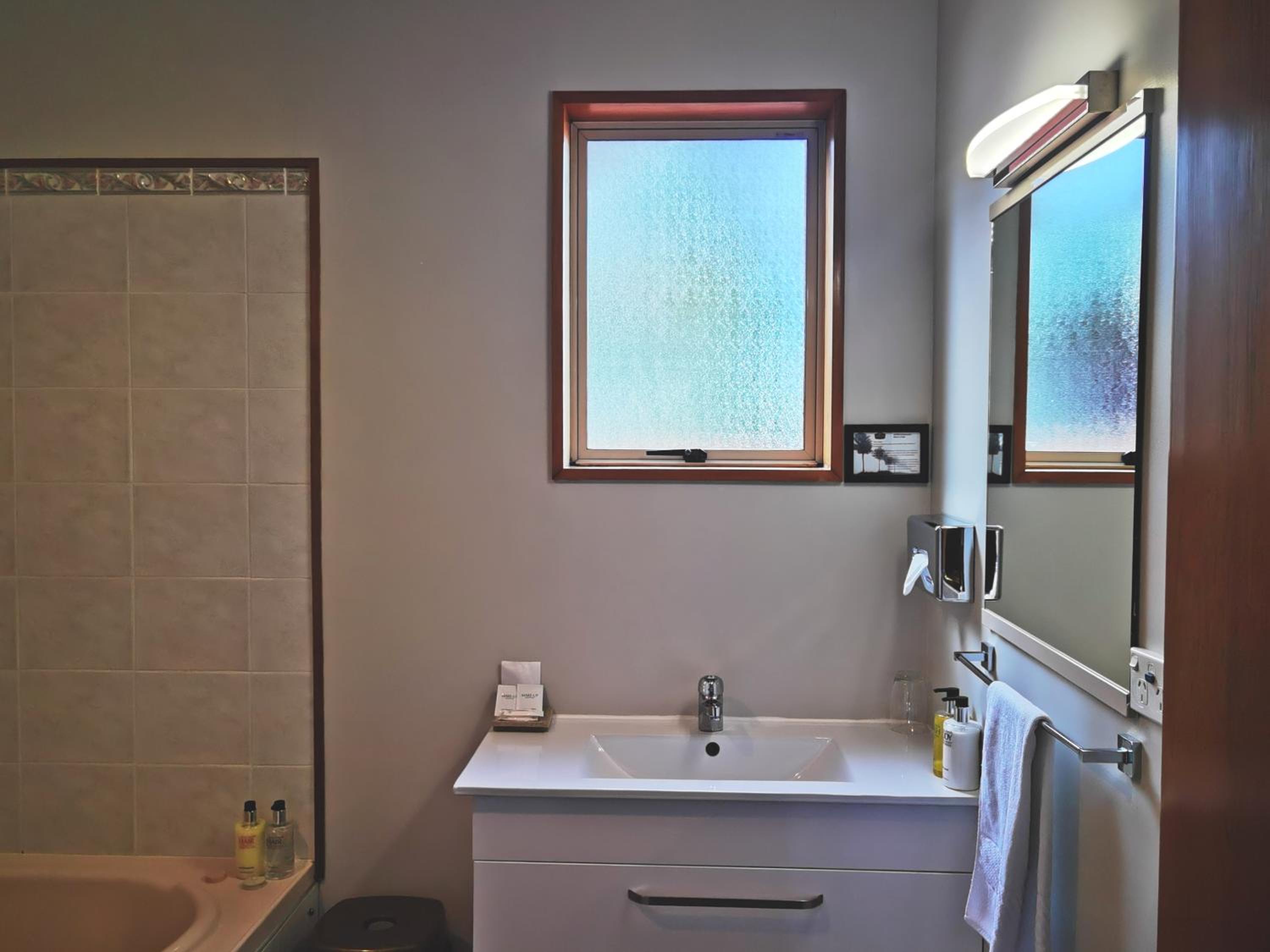 Two-Bedroom Apartment with Spa Bath photo 2
