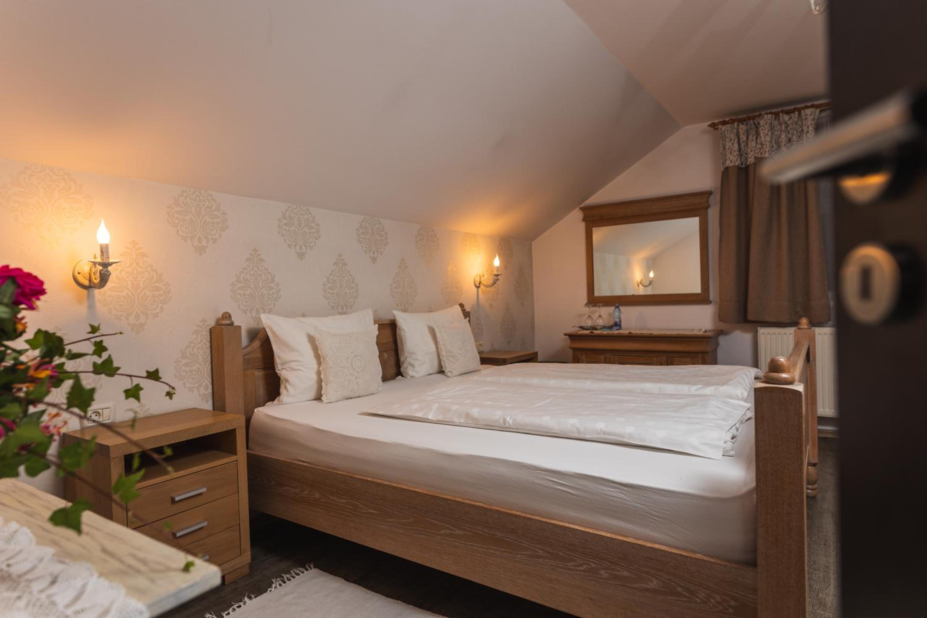 Double Room - Photo 2