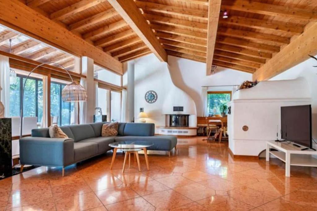 Superior Villa photo 1