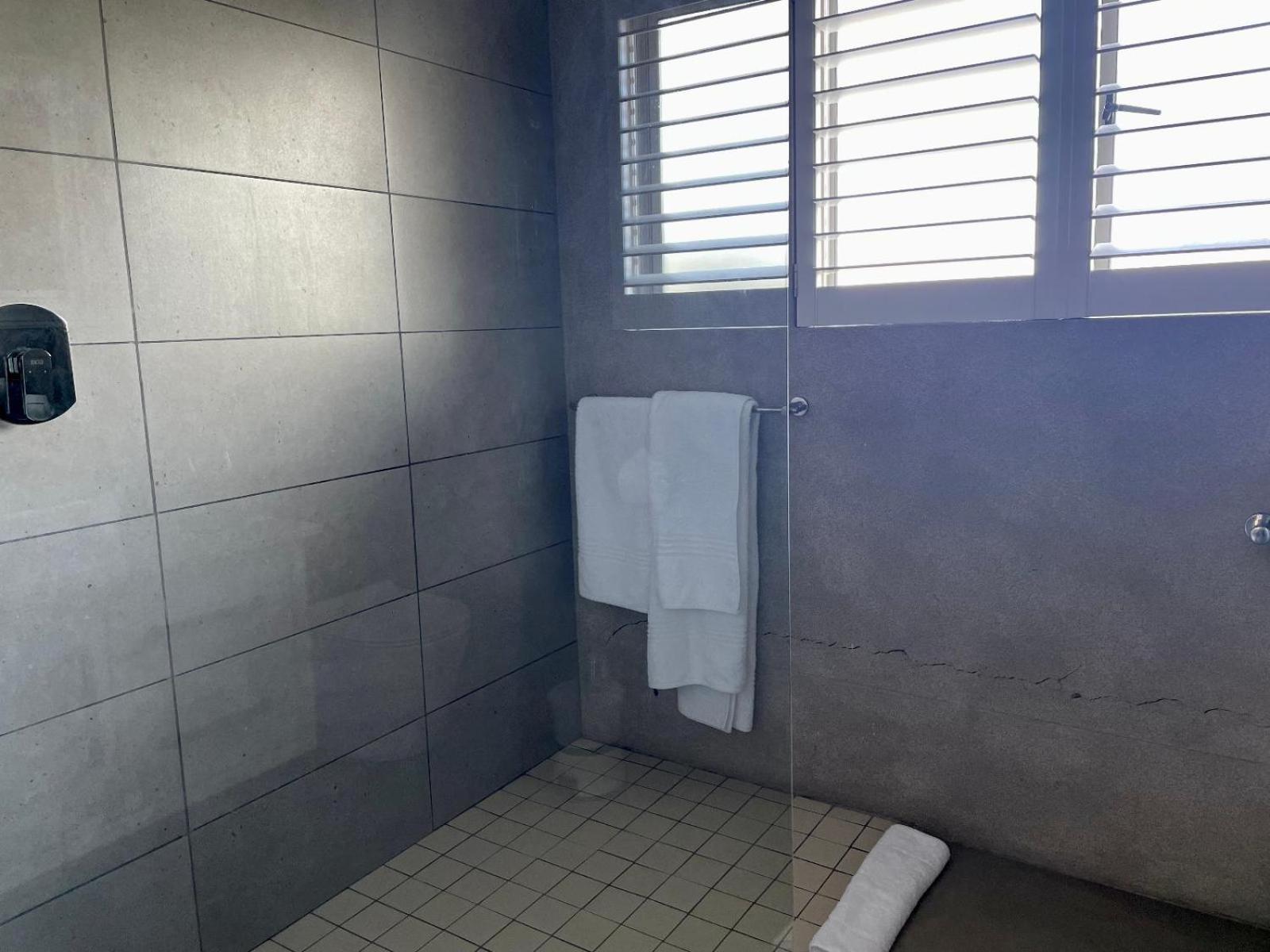 Double Room with Private Bathroom - Photo 8