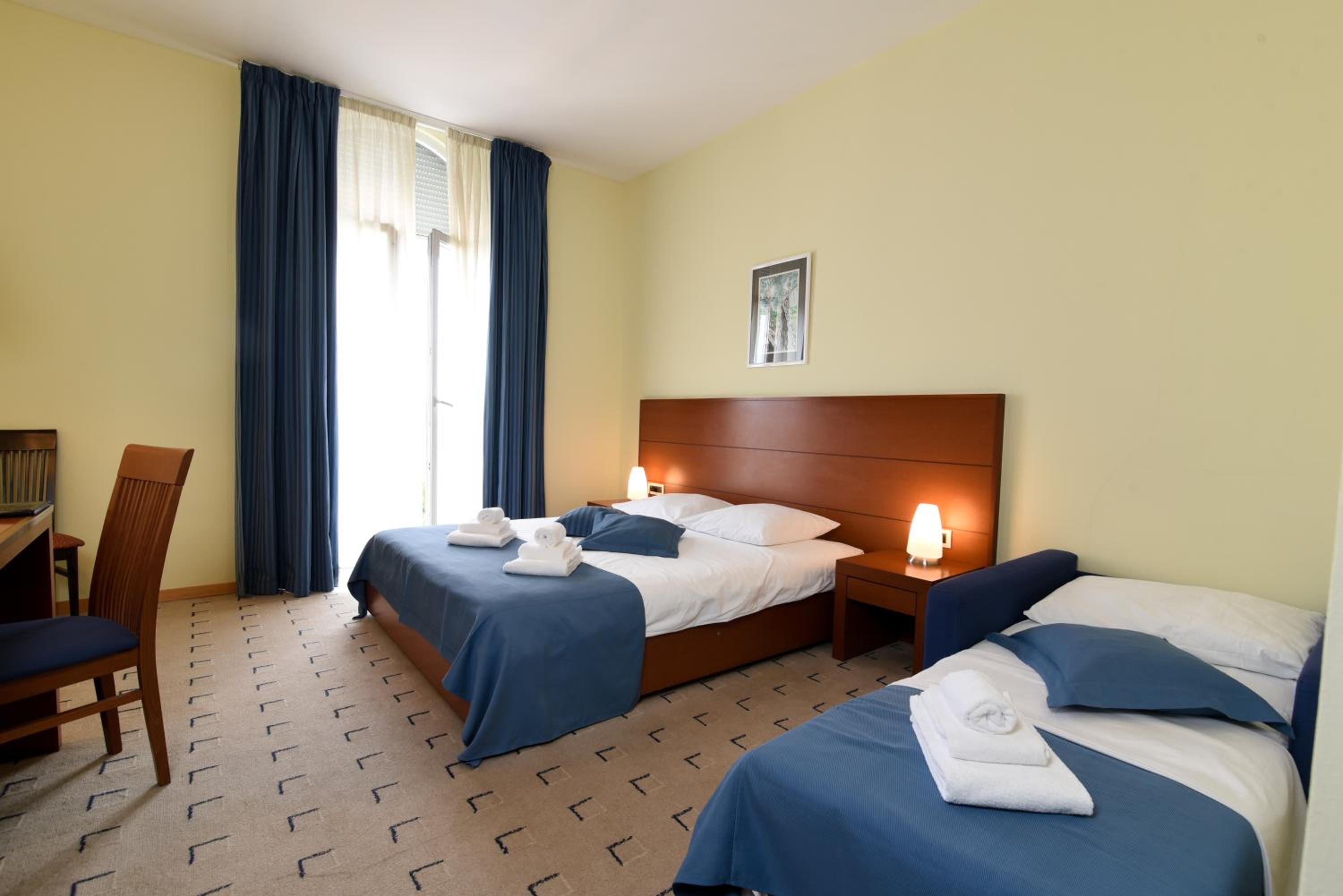 Doppel- oder Zweibettzimmer (Seeseite)