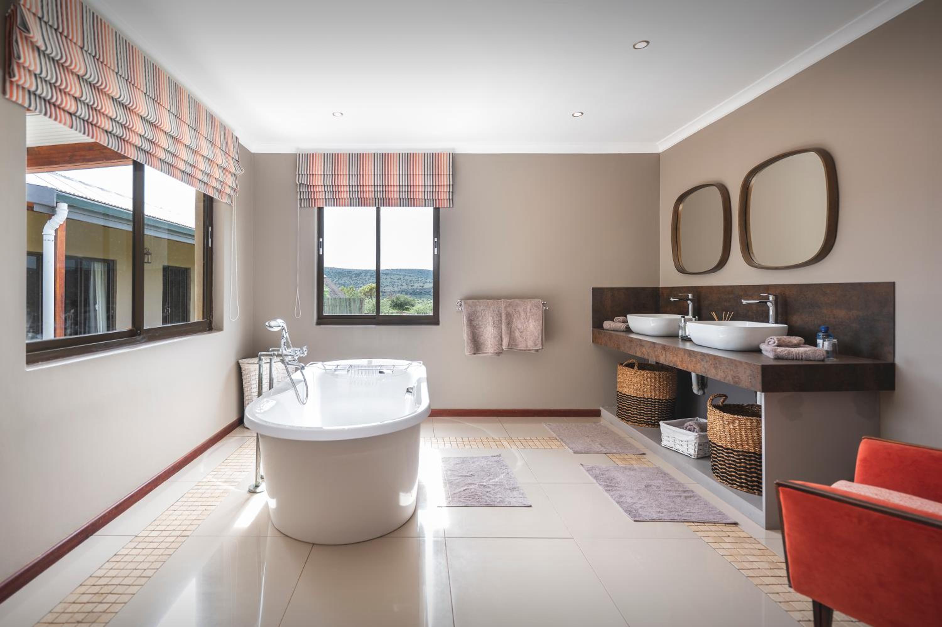 Superior King Suite photo 2