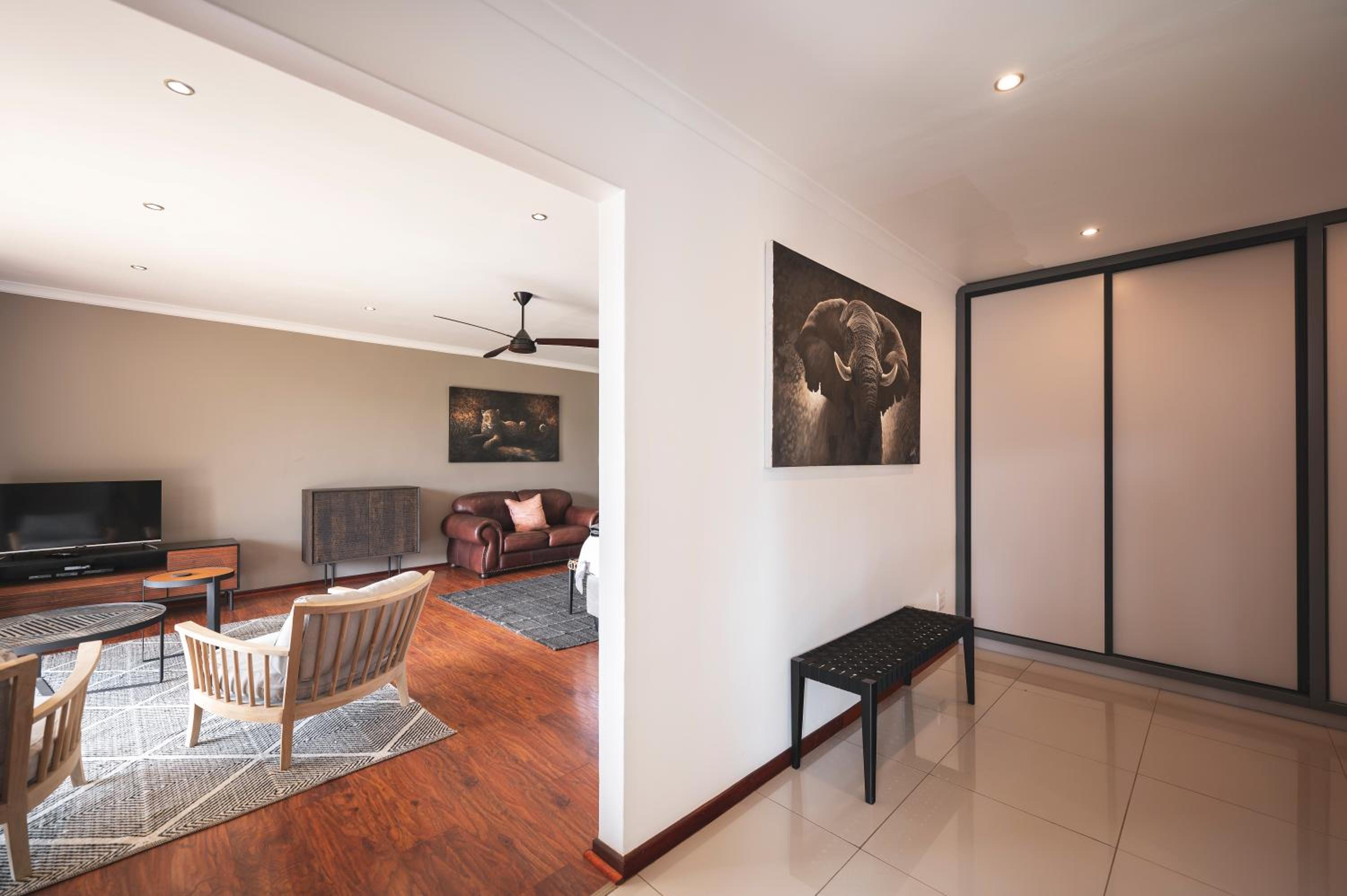 Superior King Suite photo 1