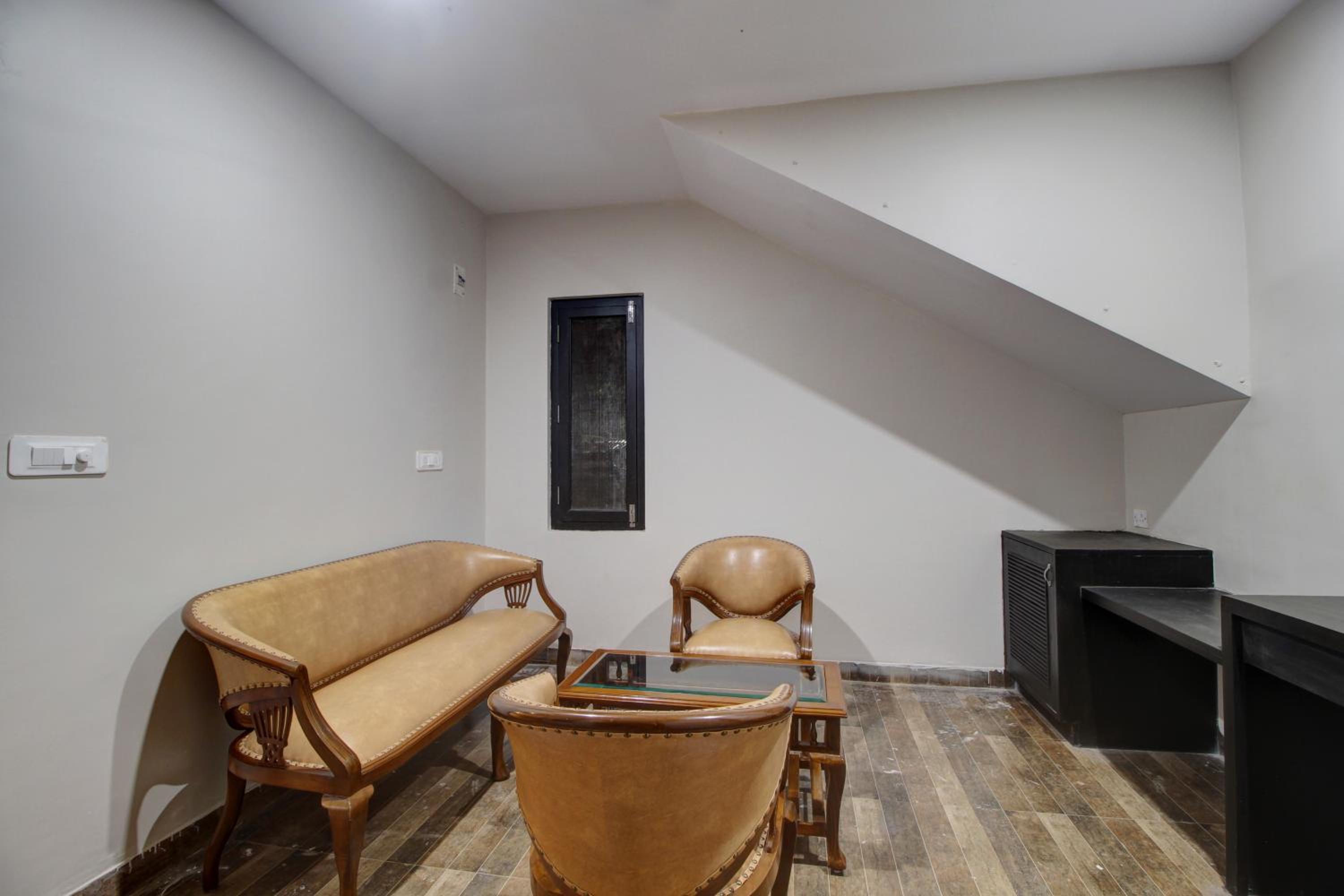 Deluxe King Suite