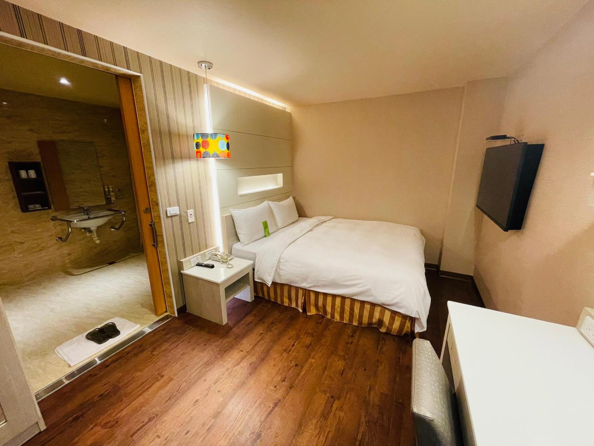 Double Room - Disability Access photo 2