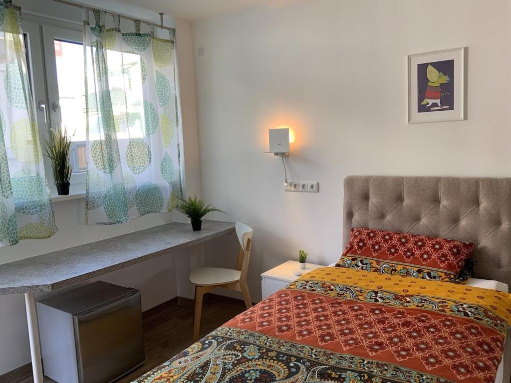 One-Bedroom Apartment photo 2