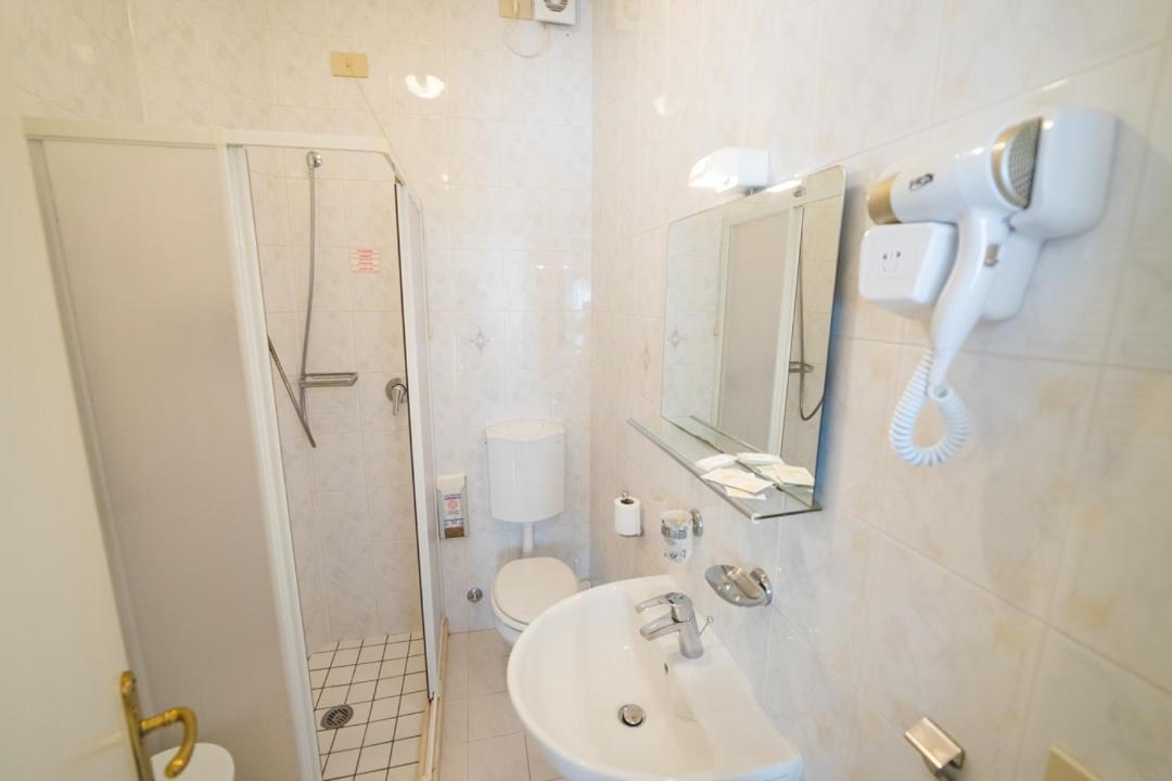 Triple Room - Photo 10