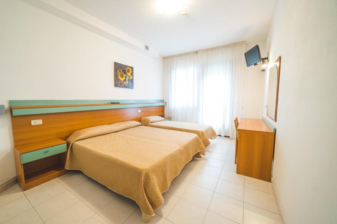 Triple Room - Photo 32