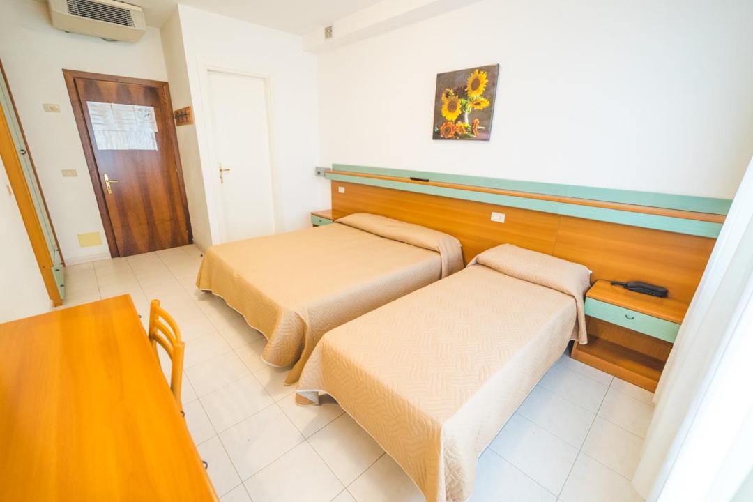 Triple Room - Photo 28