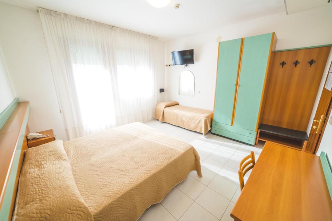 Triple Room - Photo 30