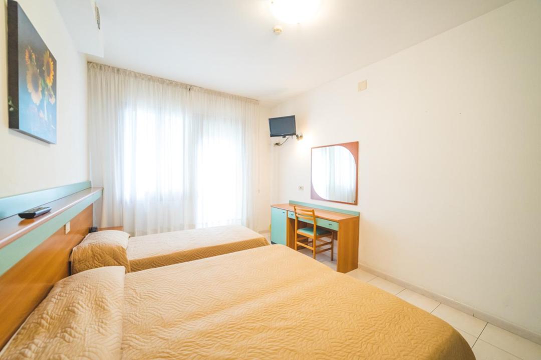Triple Room - Photo 21