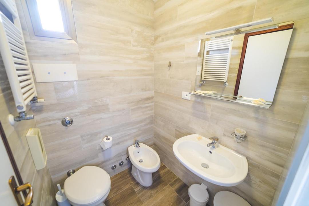 Triple Room - Photo 26
