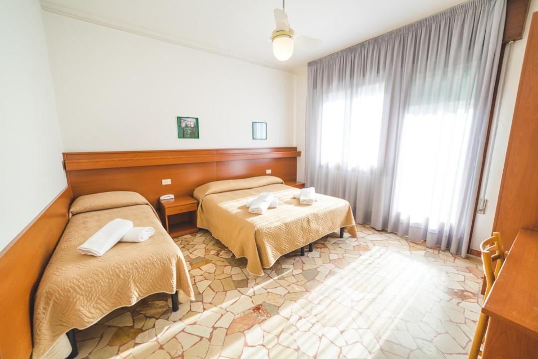 Triple Room - Photo 33