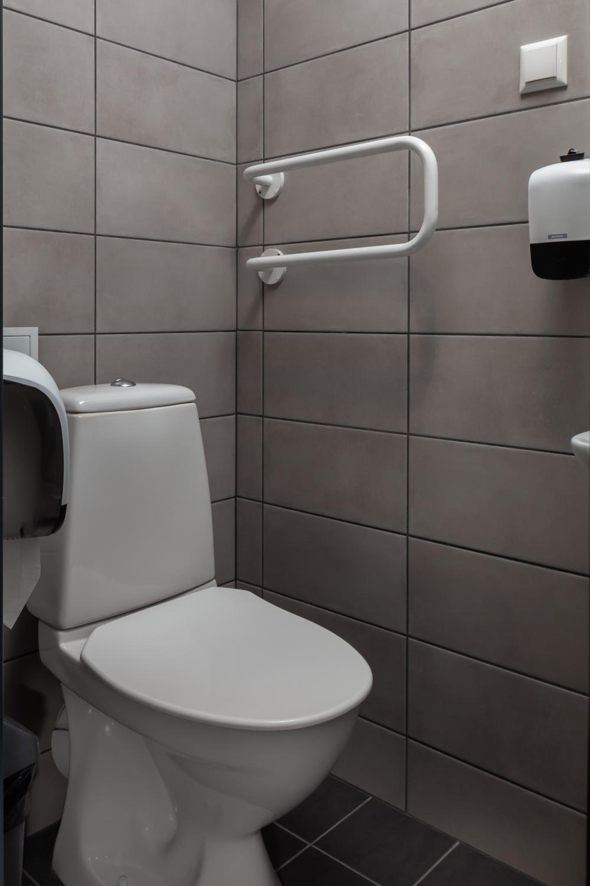 Standard Twin Room - Photo 6