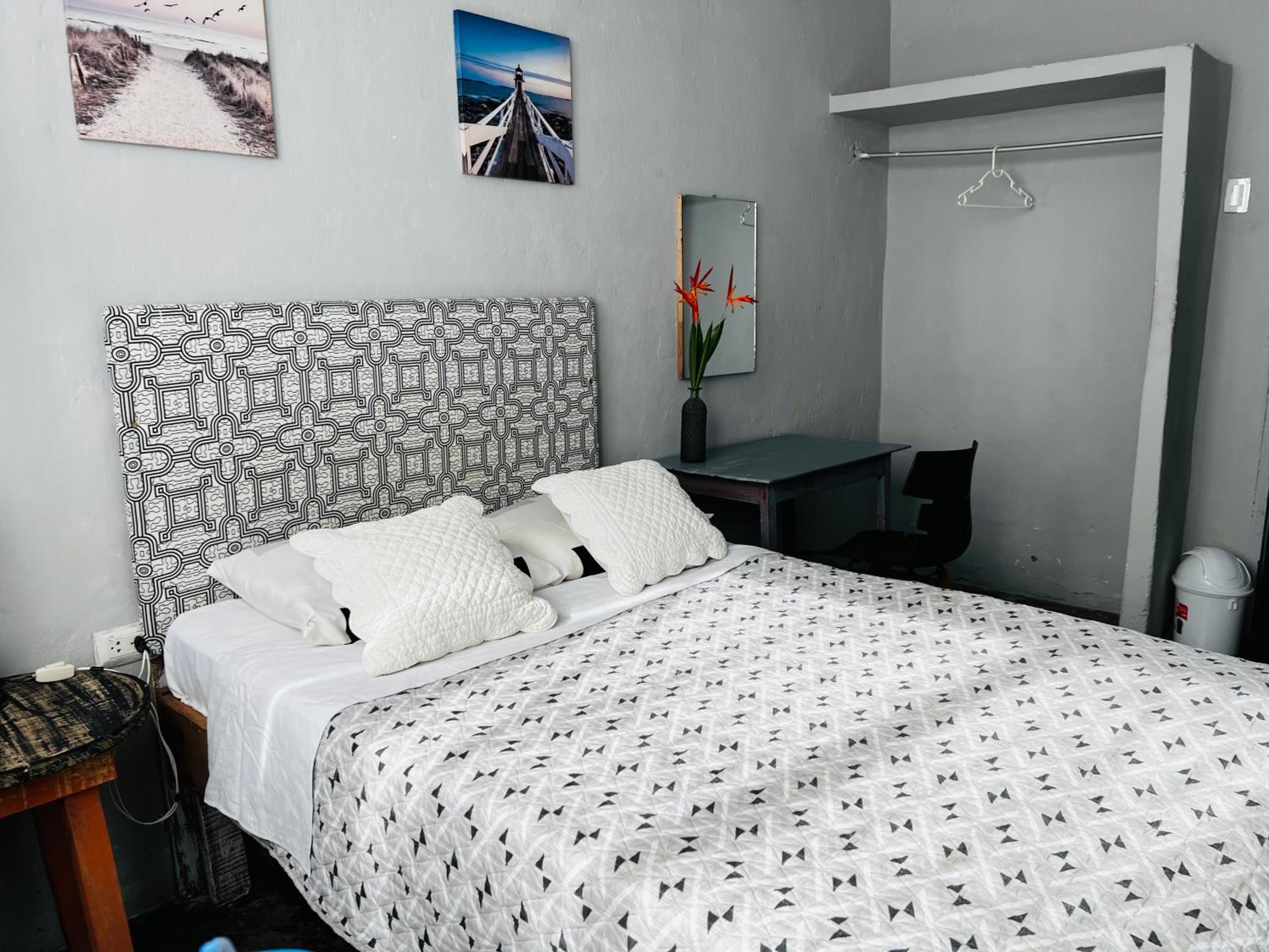 Double Room with Private Bathroom photo 2