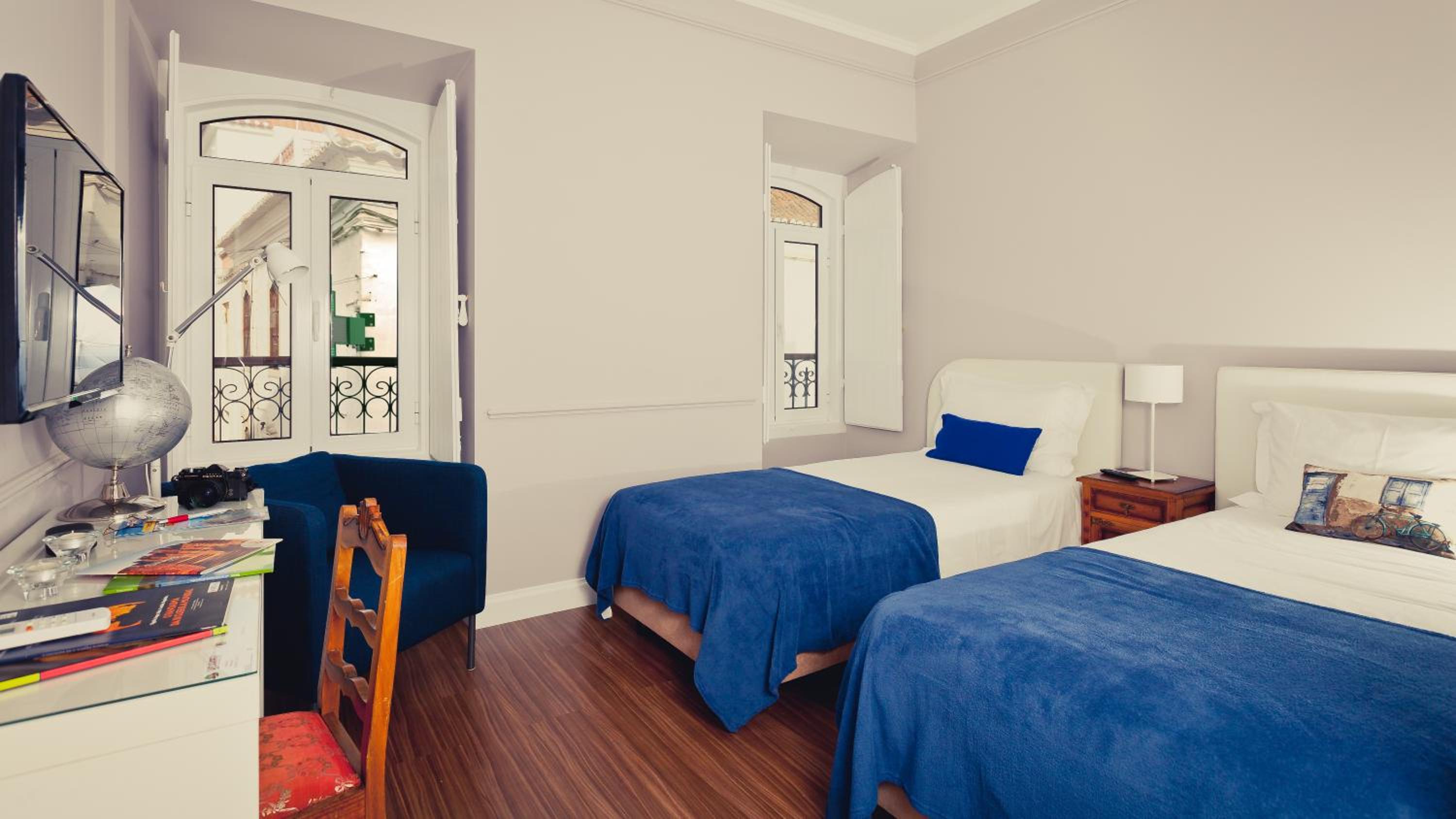 Twin Room - Photo 2