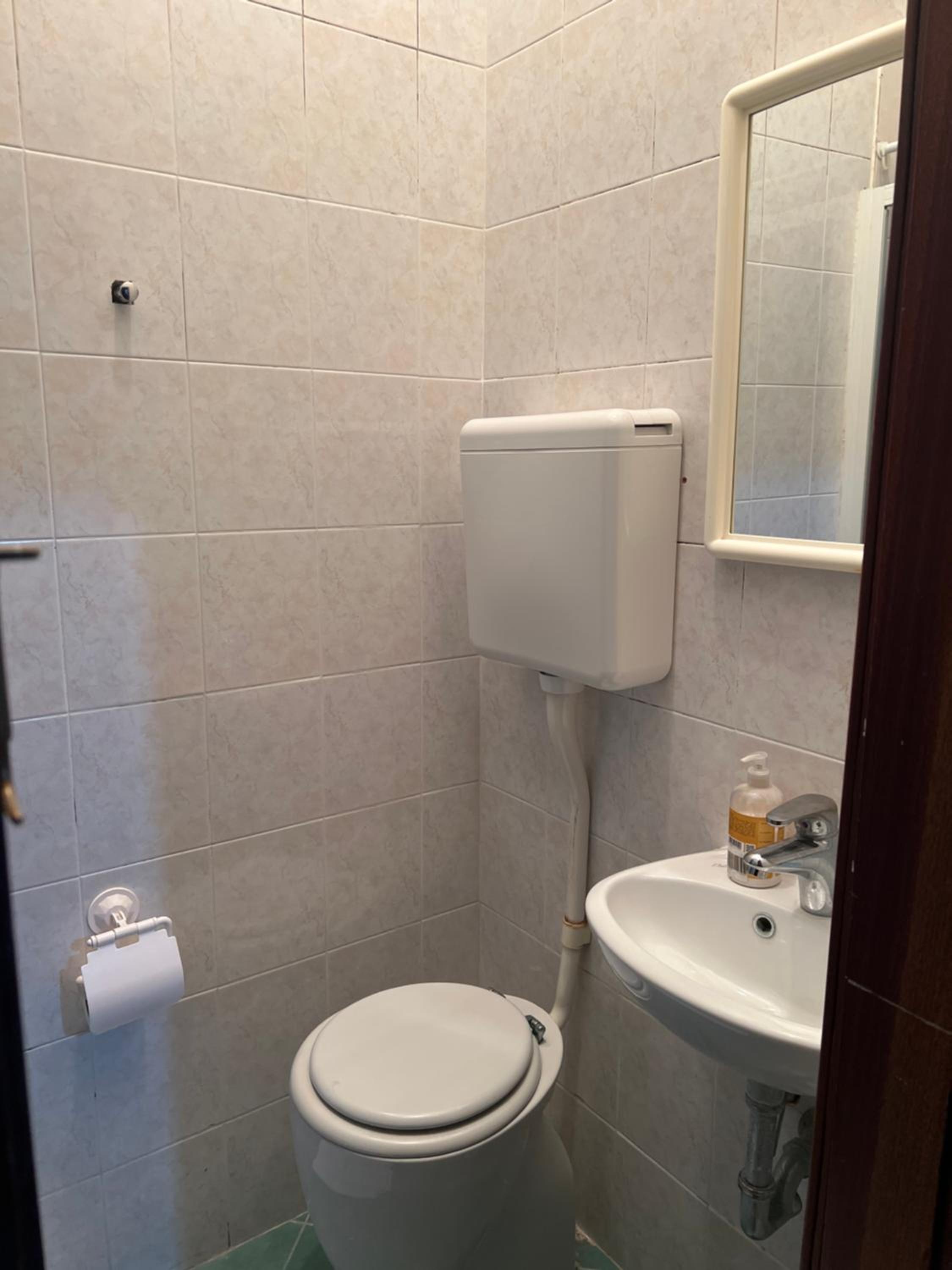 Double Room with Shared Bathroom photo 3