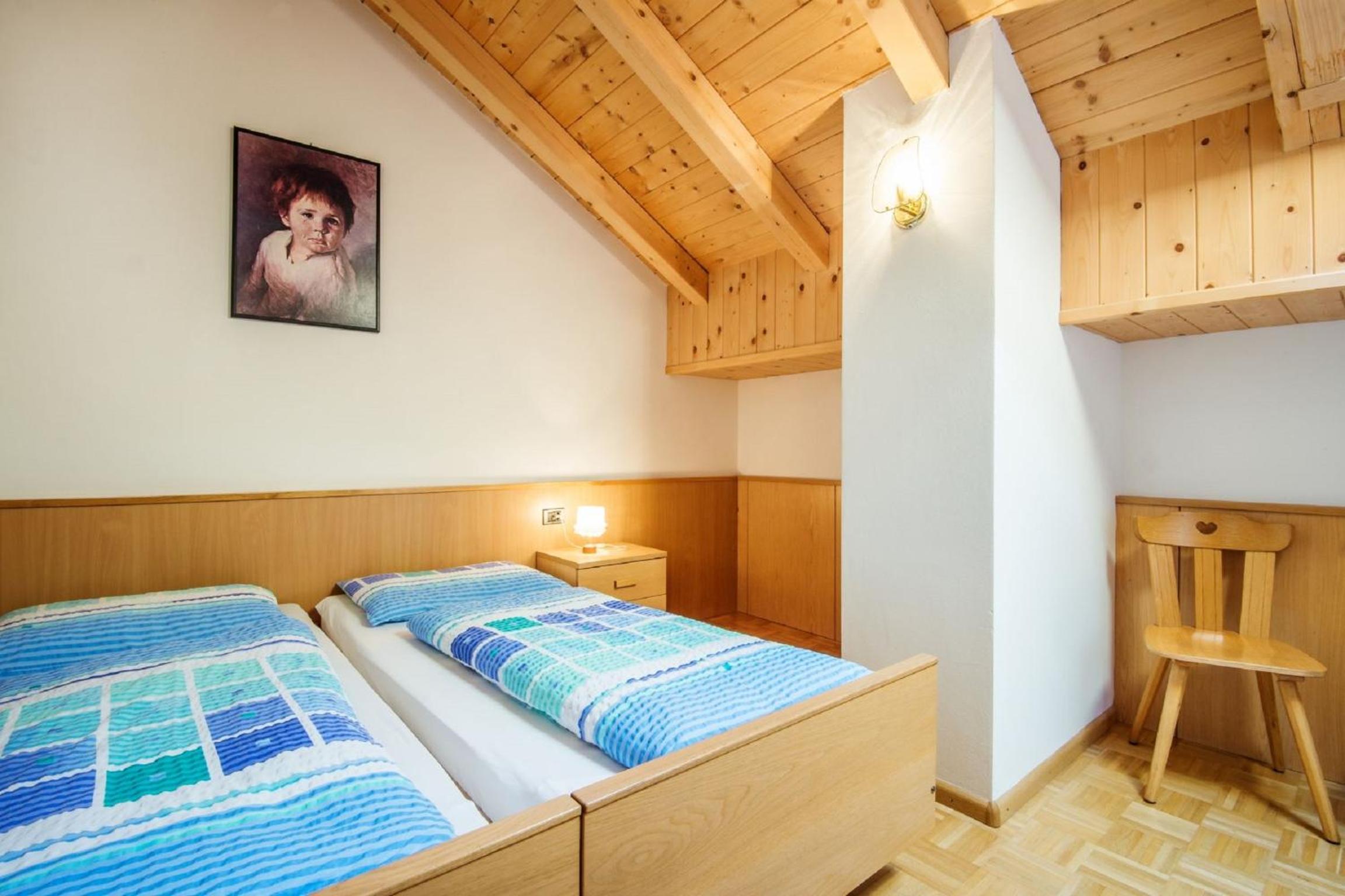 One-Bedroom Apartment (4 Adults) - Attic photo 1