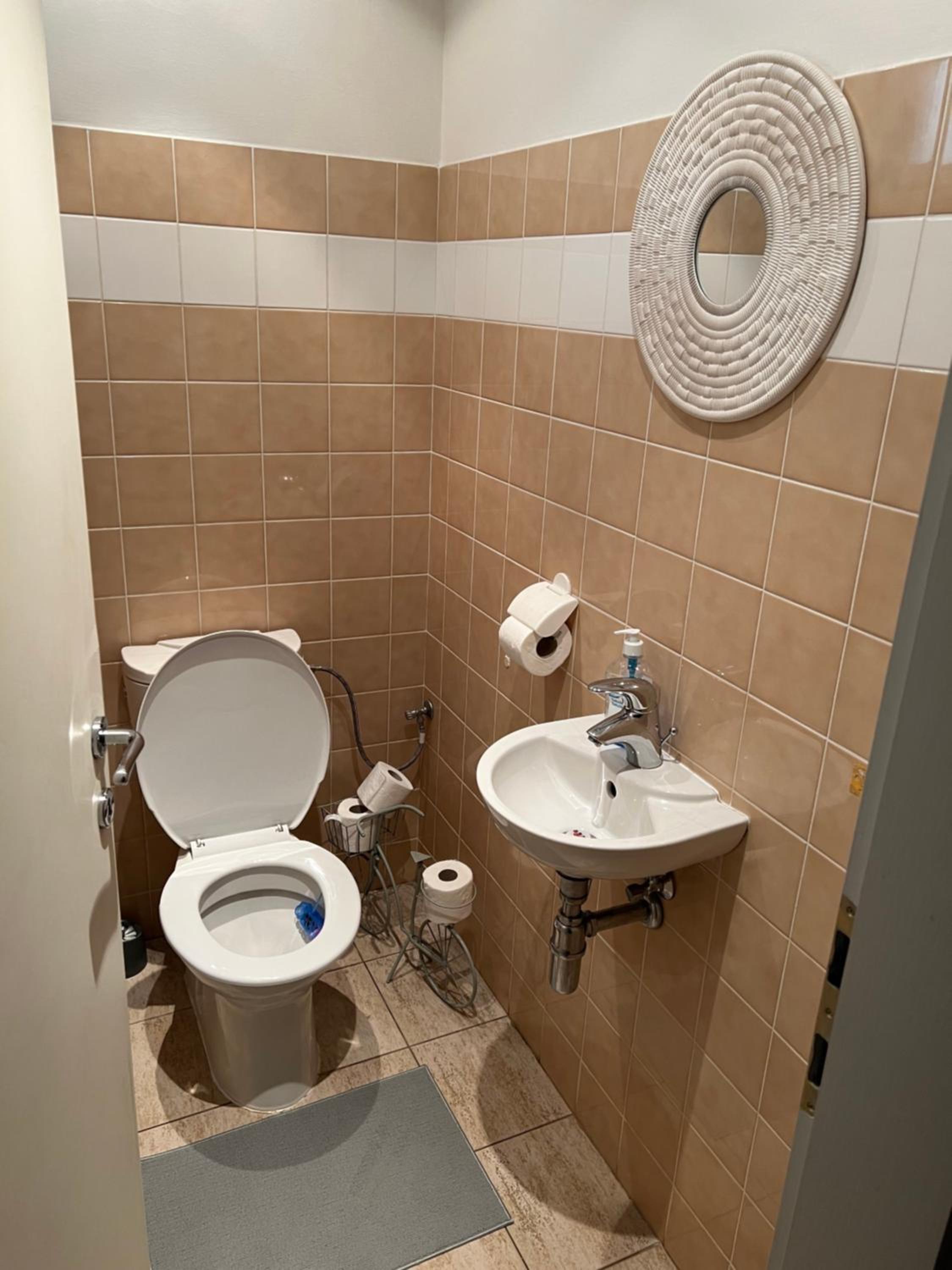 Three-Bedroom Apartment - Photo 3