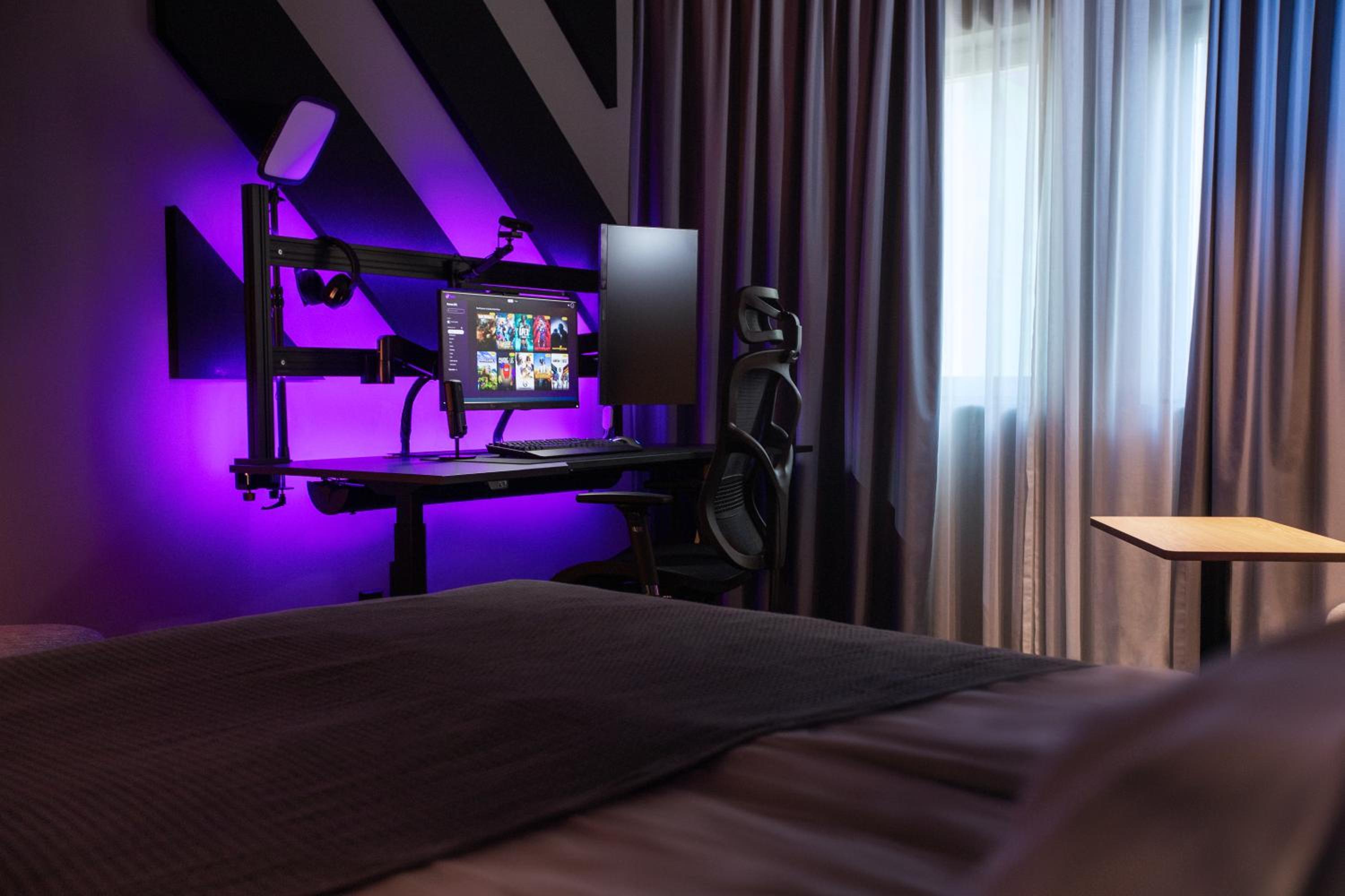 Gaming Room - Photo 3