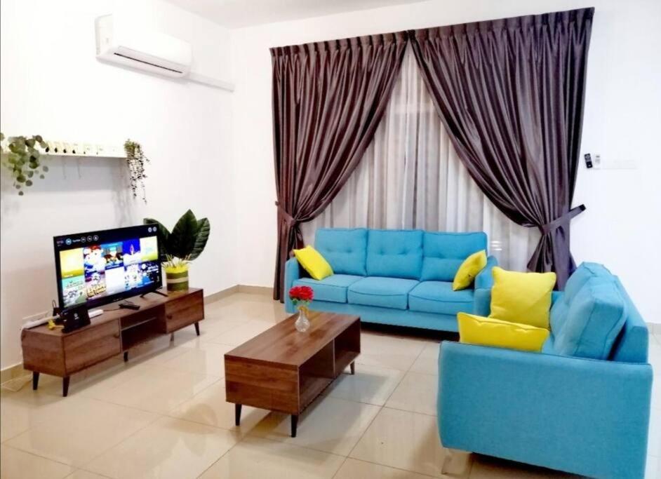 Four-Bedroom House photo 1