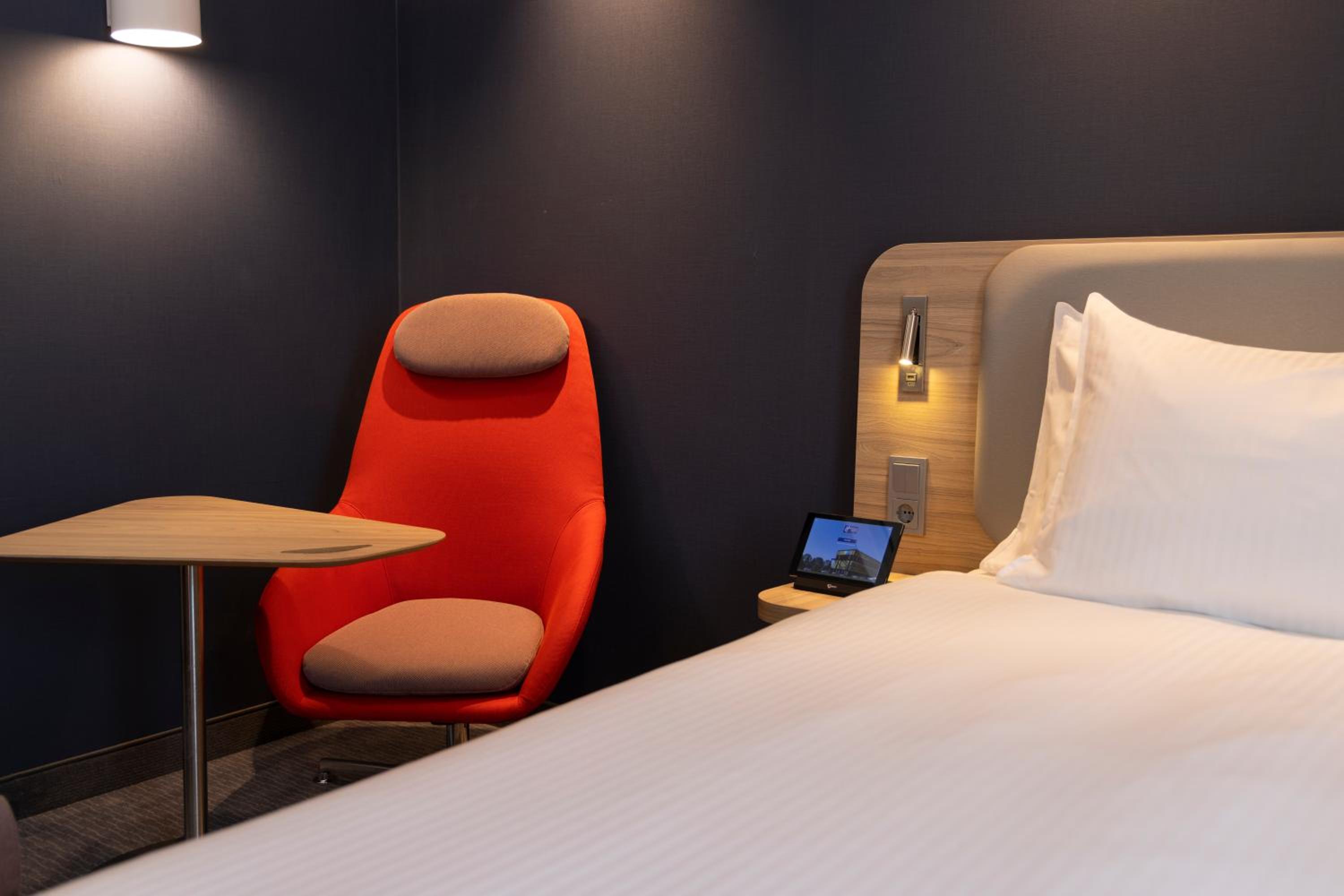 Standard Twin Room - Photo 4