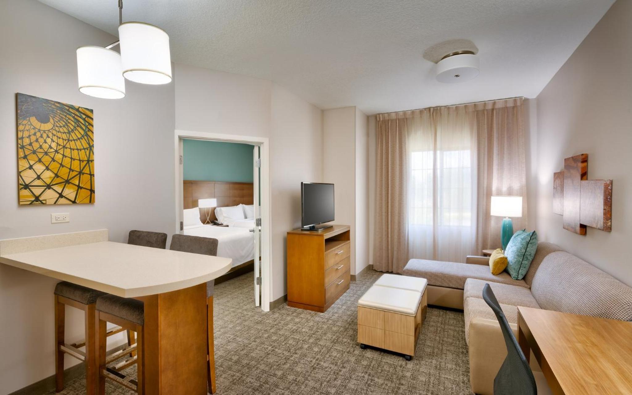 One-Bedroom Suite with Two Queen Beds photo 2